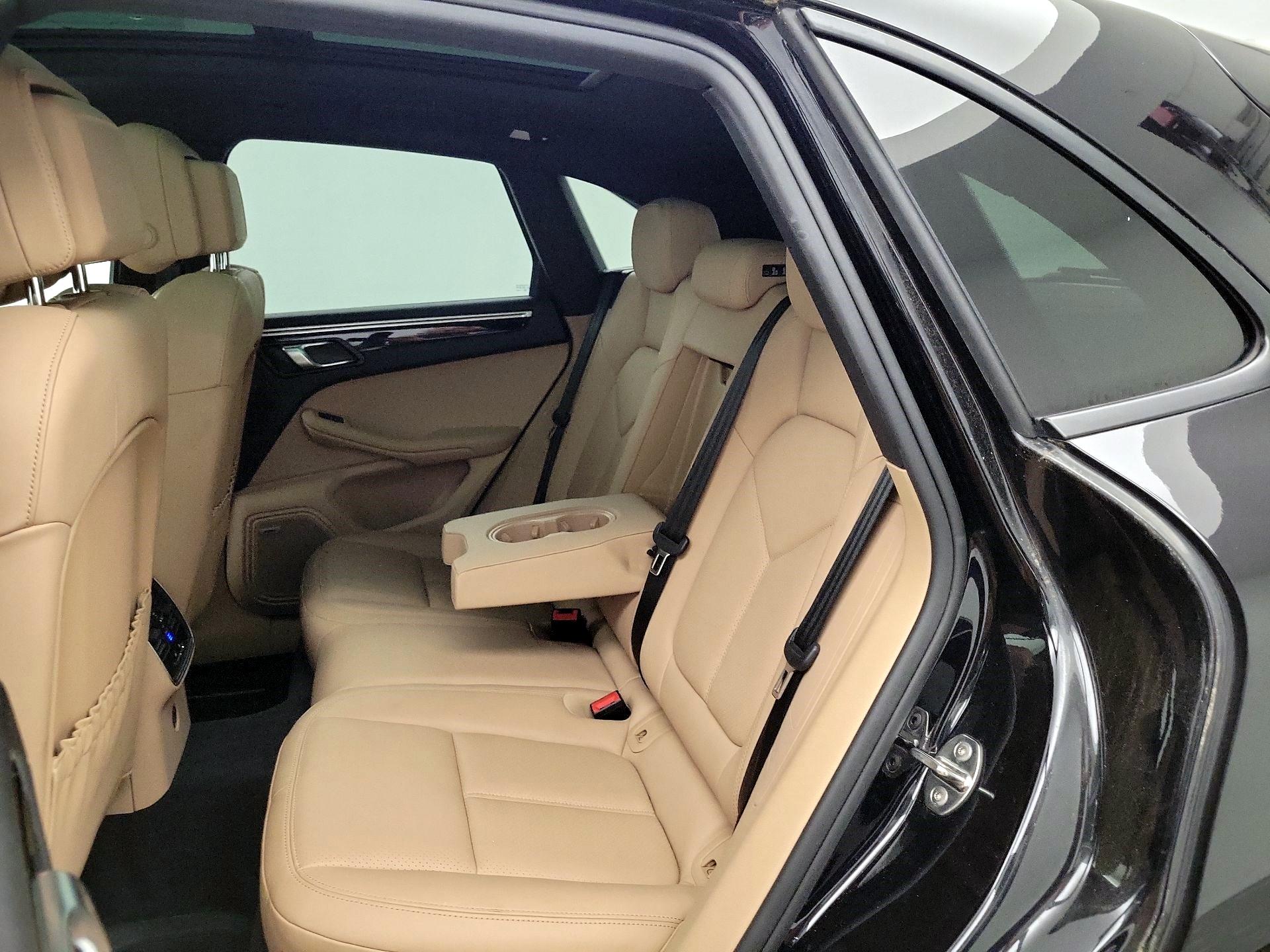 Thumbnail: 2019 Porsche Macan - 19