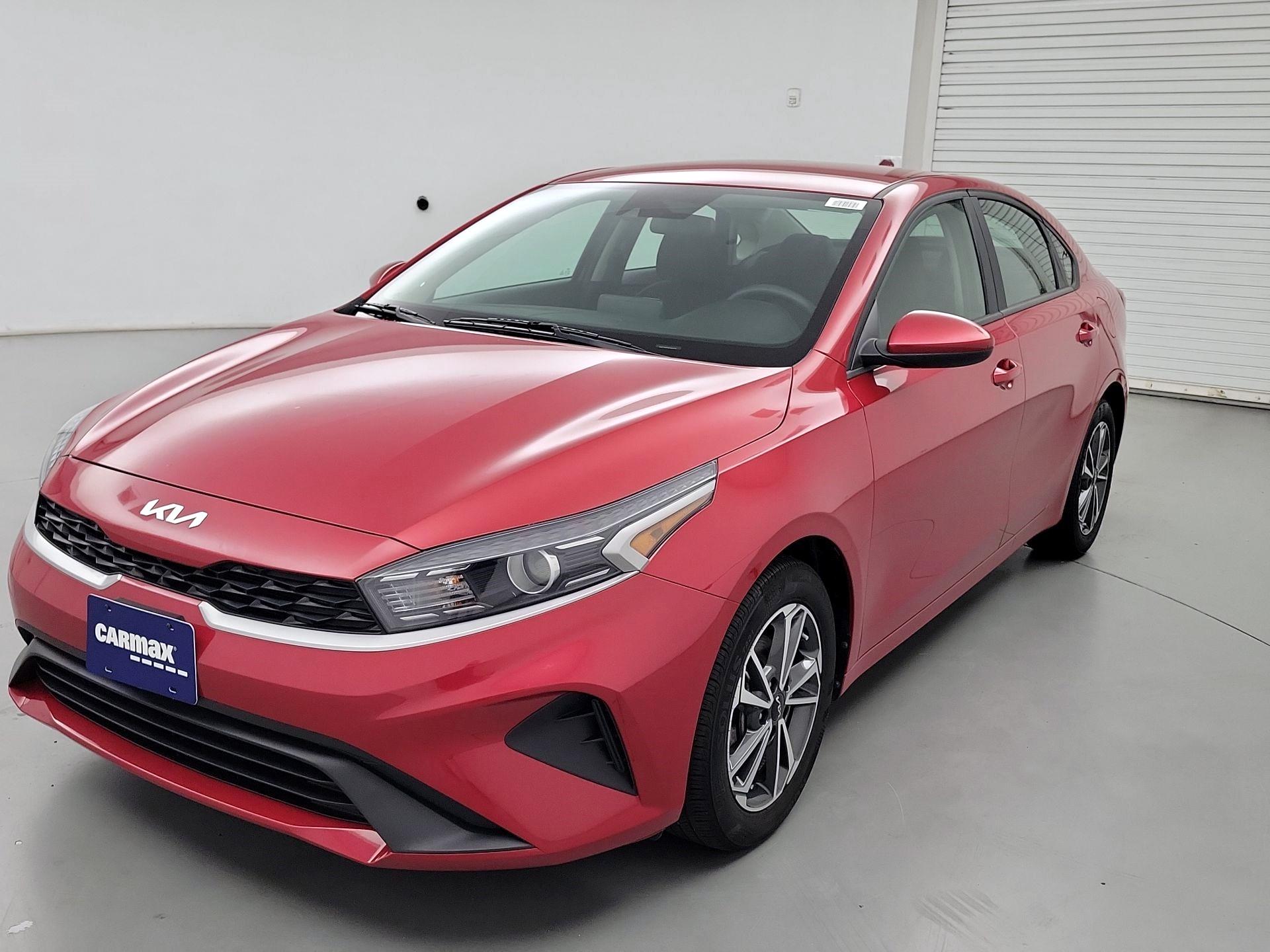 Thumbnail: 2022 Kia Forte - 3