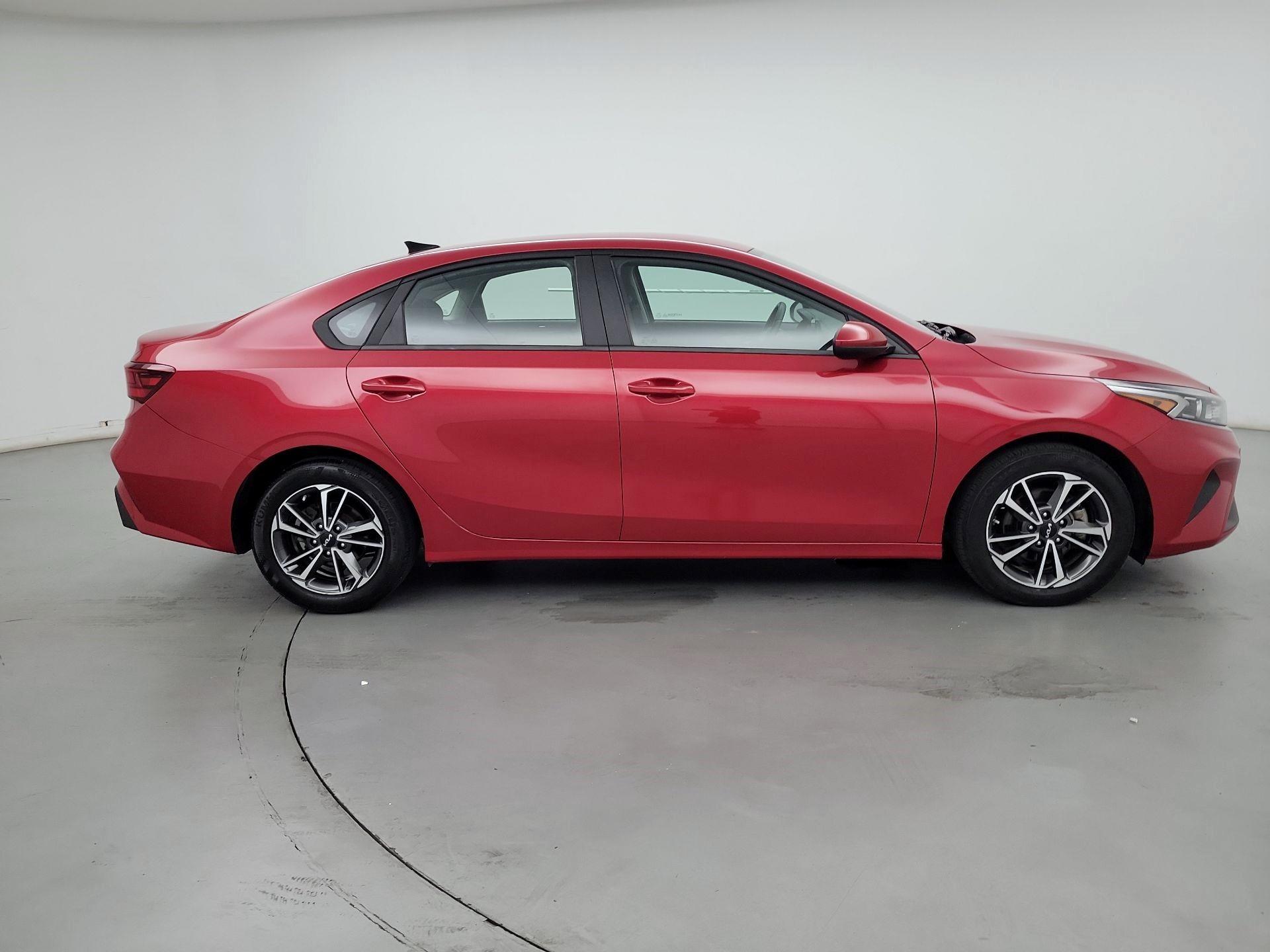 Thumbnail: 2022 Kia Forte - 4
