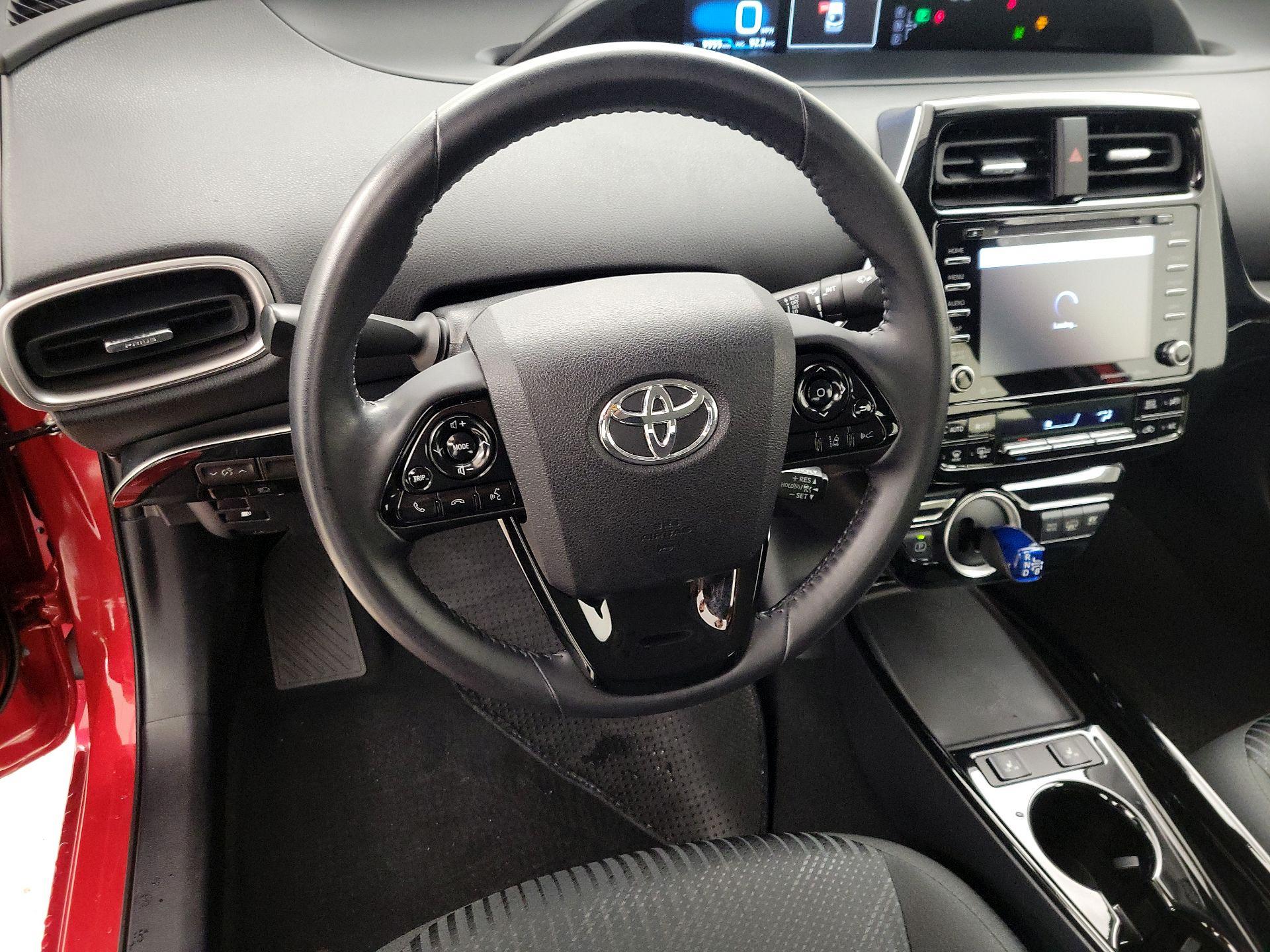 Thumbnail: 2020 Toyota Prius Prime - 10