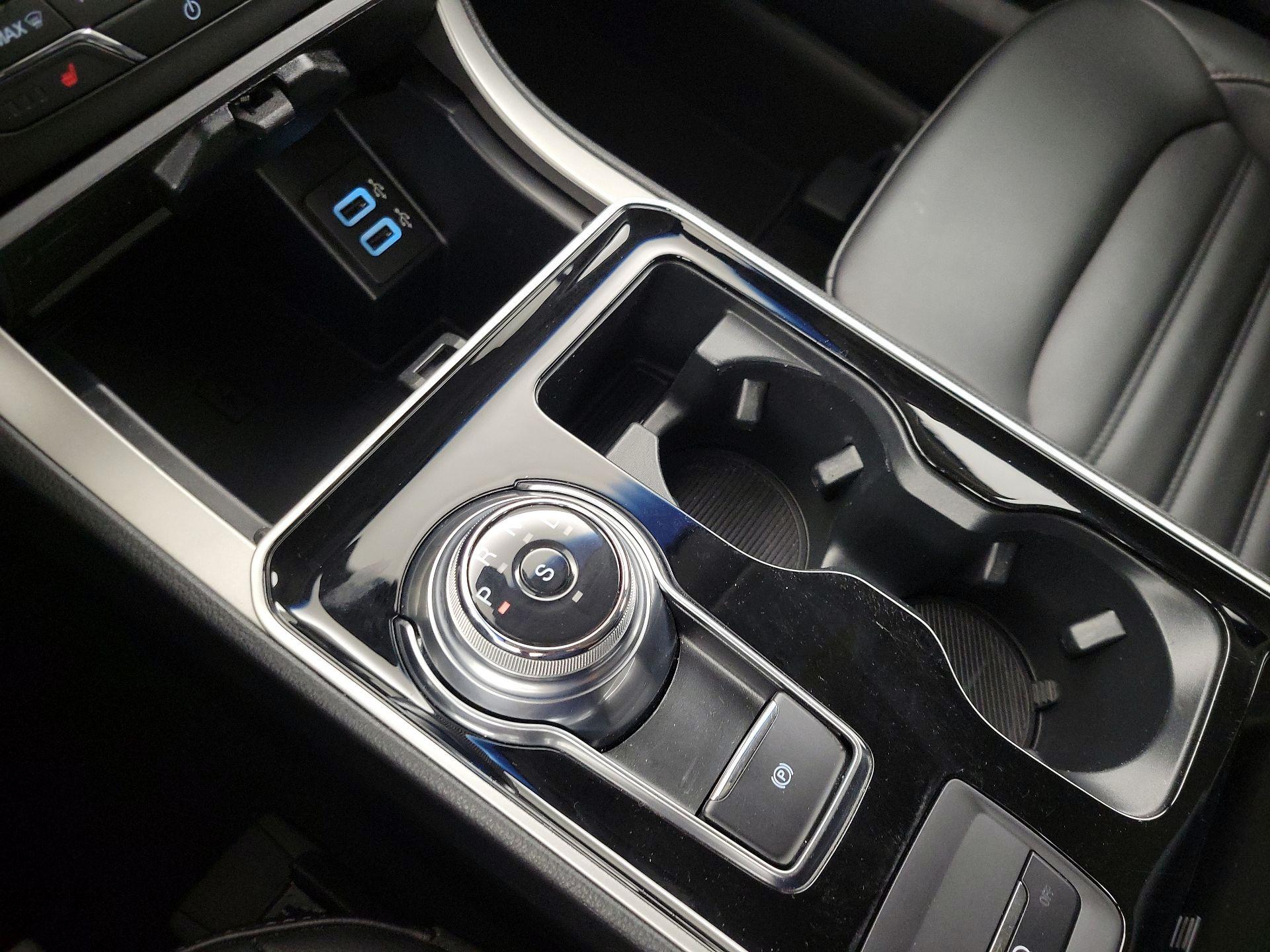 Thumbnail: 2020 Ford Edge - 18