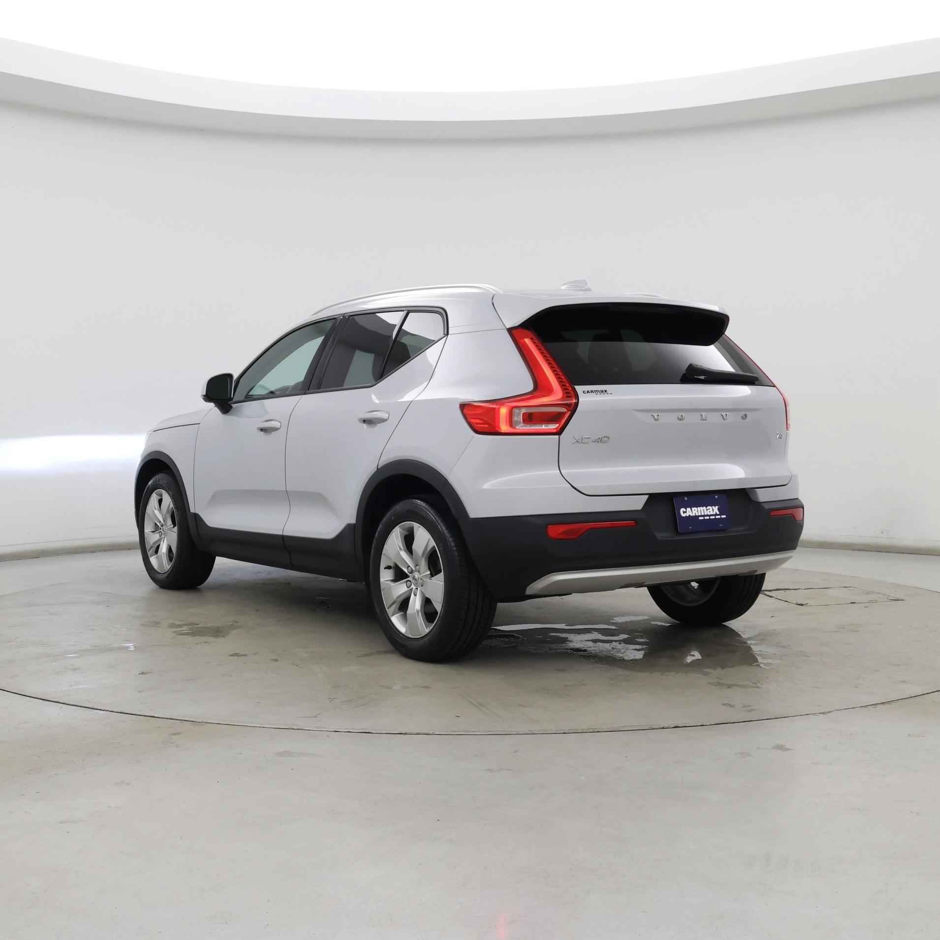 Thumbnail: 2021 Volvo XC40 - 2