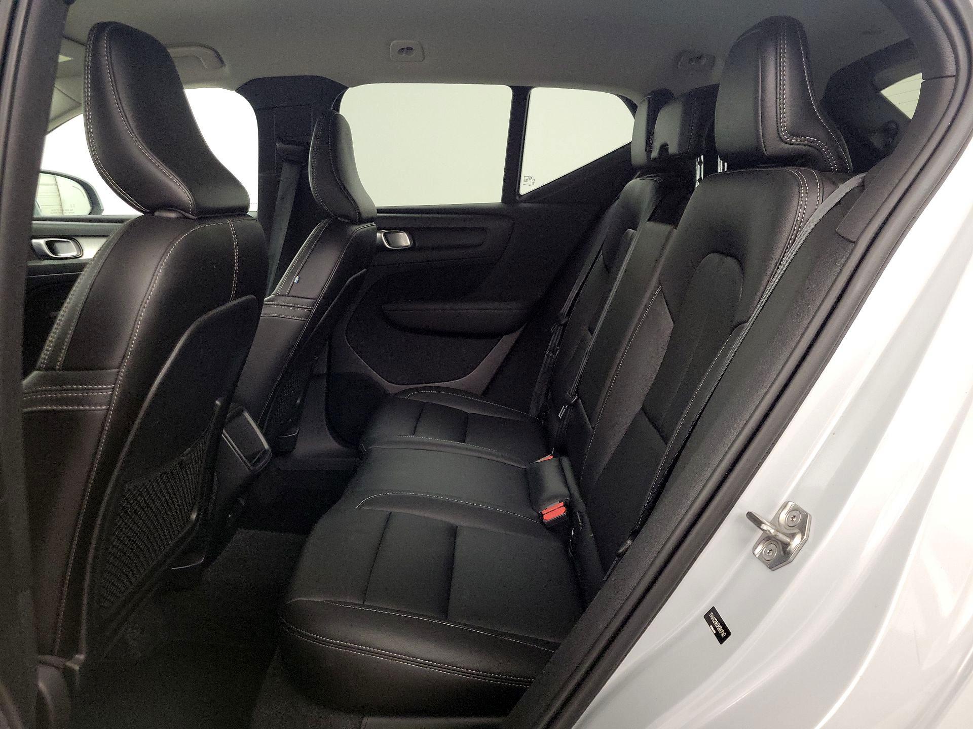 Thumbnail: 2021 Volvo XC40 - 19