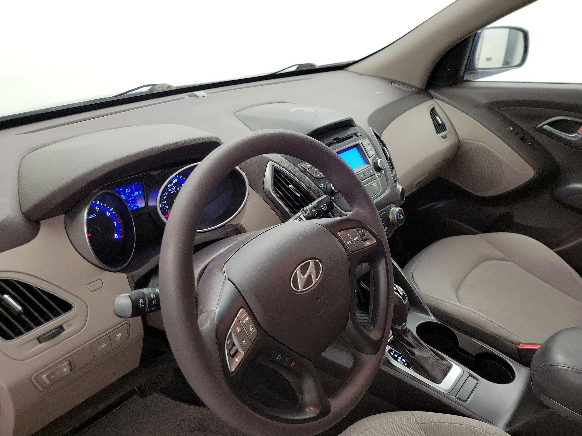 Thumbnail: 2015 Hyundai Tucson - 9