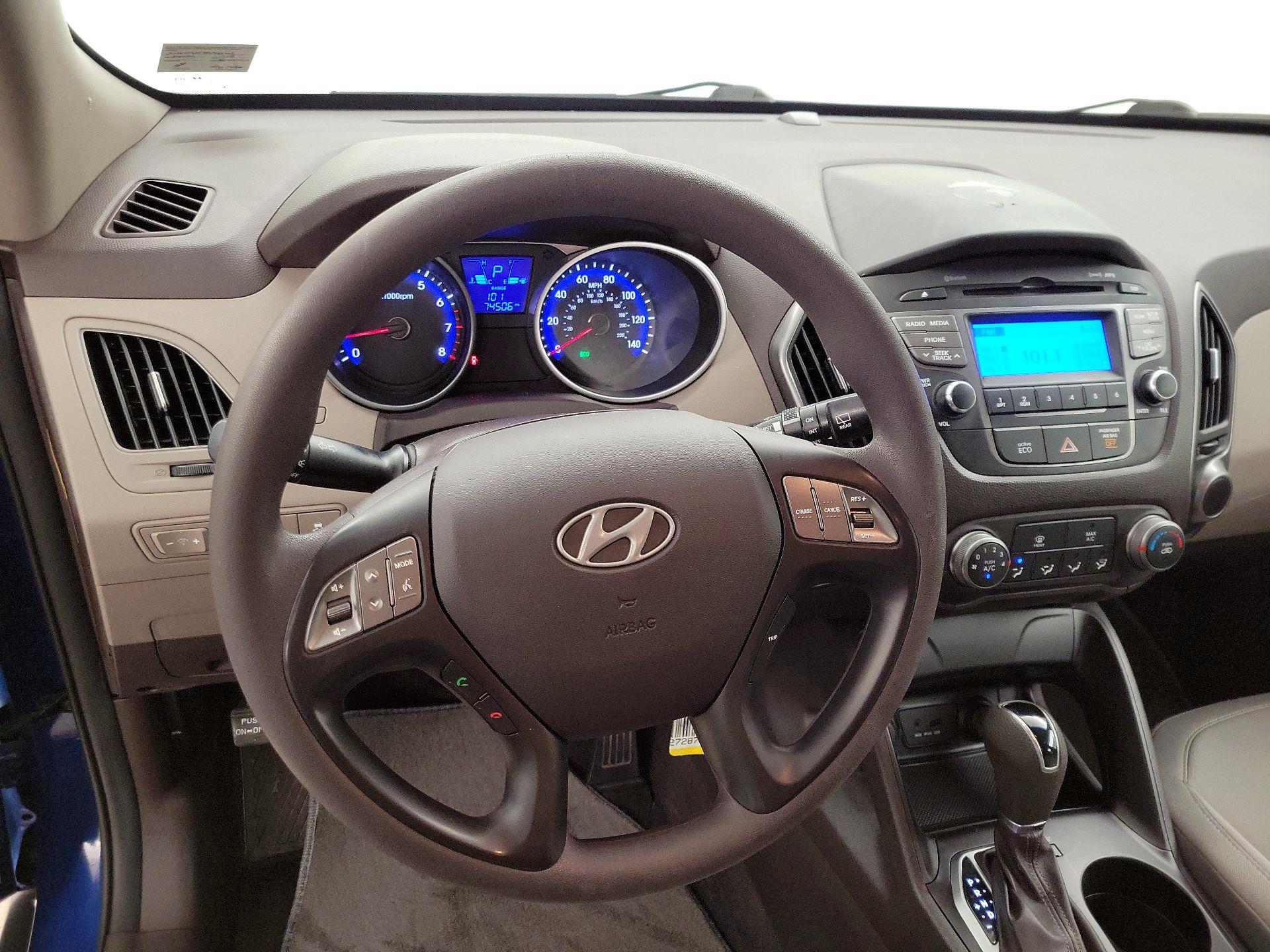 Thumbnail: 2015 Hyundai Tucson - 10
