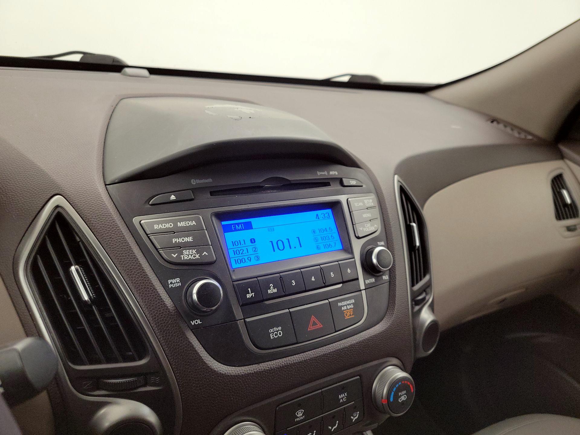 Thumbnail: 2015 Hyundai Tucson - 14