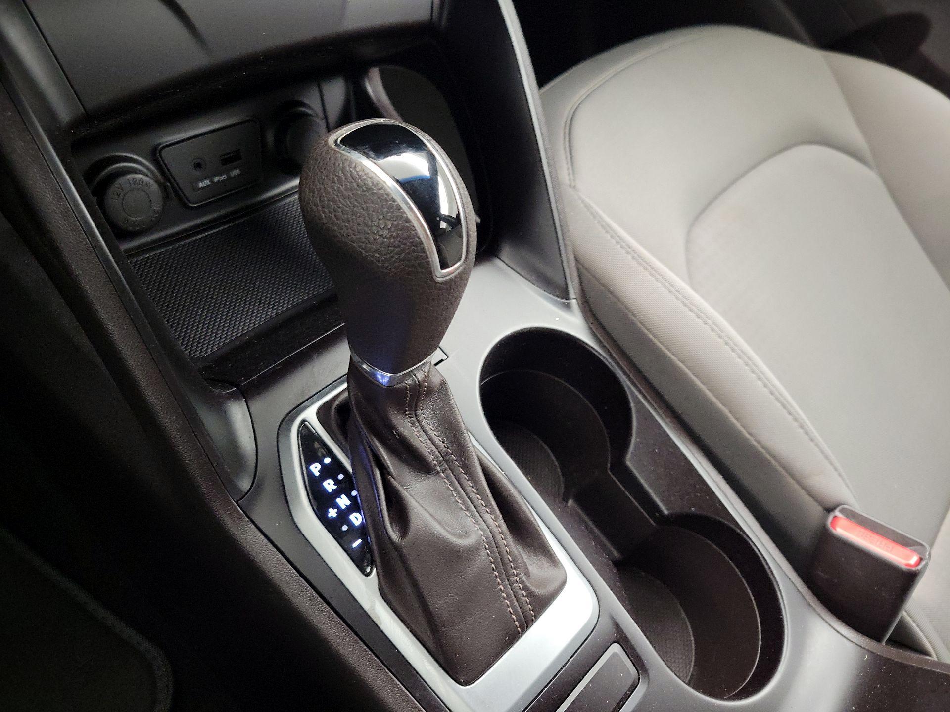 Thumbnail: 2015 Hyundai Tucson - 16