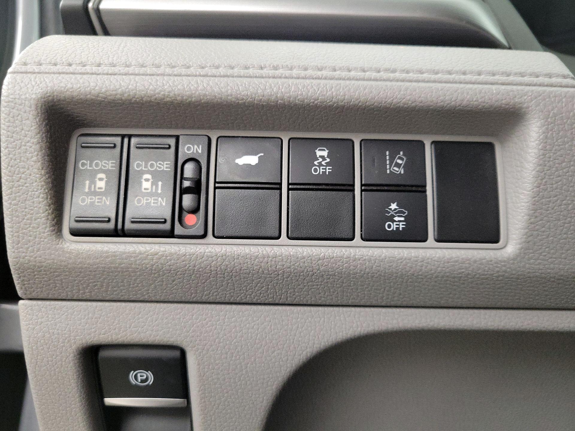 Thumbnail: 2019 Honda Odyssey - 13