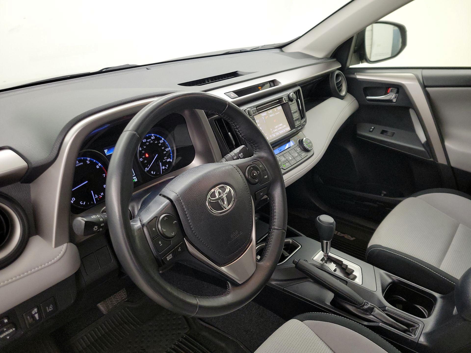 Thumbnail: 2018 Toyota RAV4 - 9