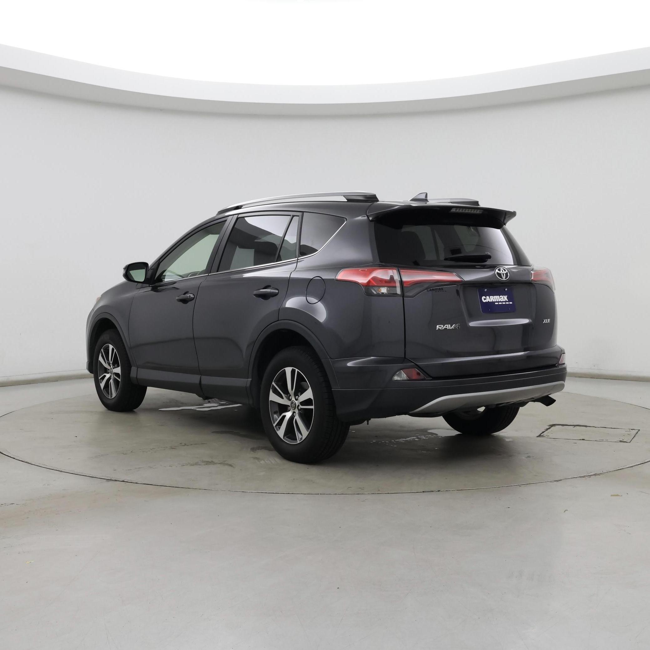 Thumbnail: 2018 Toyota RAV4 - 2