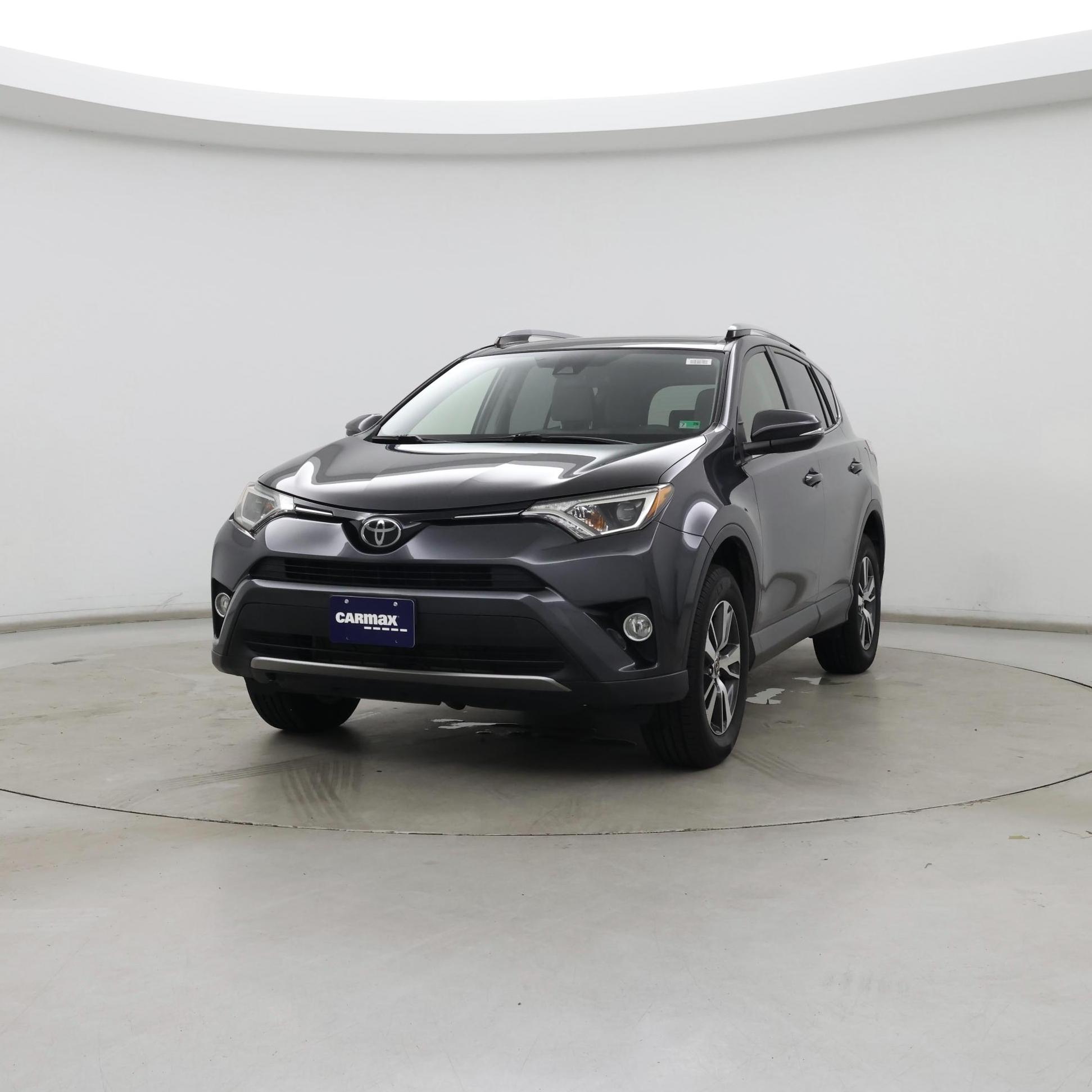 Thumbnail: 2018 Toyota RAV4 - 4