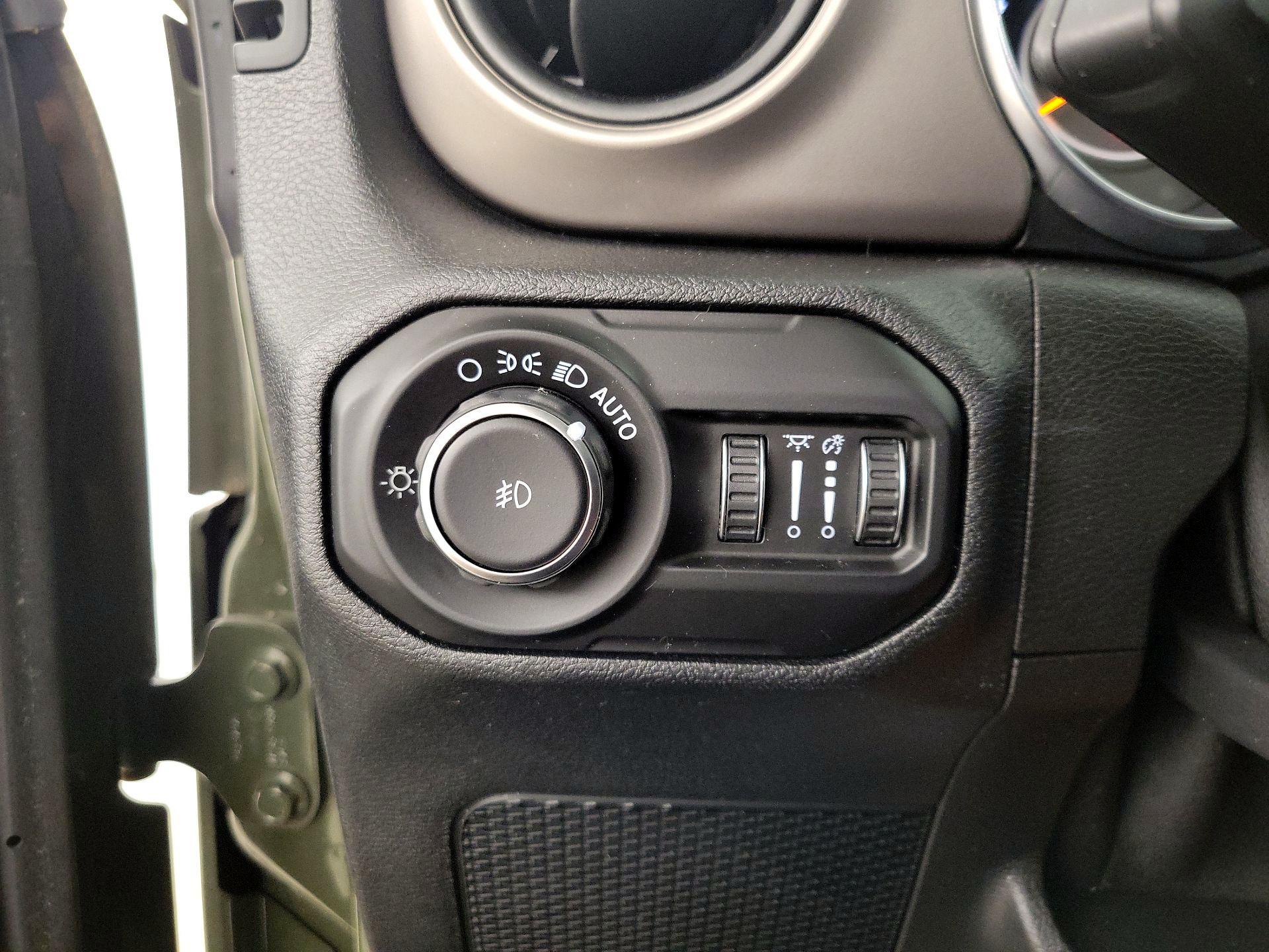 Thumbnail: 2020 Jeep Wrangler - 13