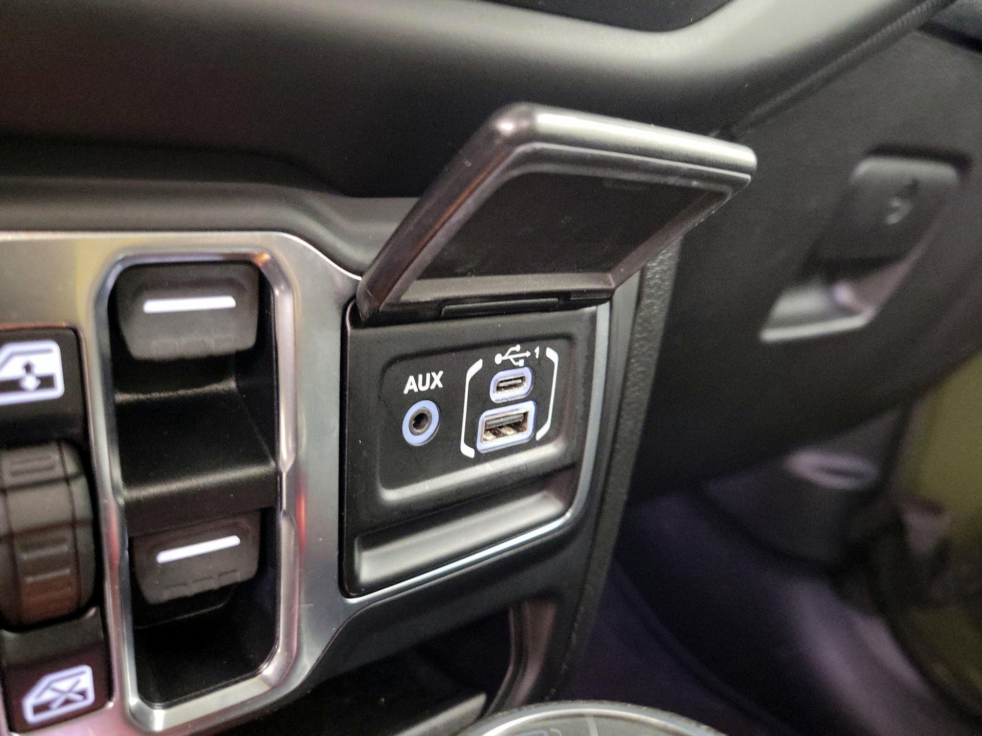 Thumbnail: 2020 Jeep Wrangler - 18