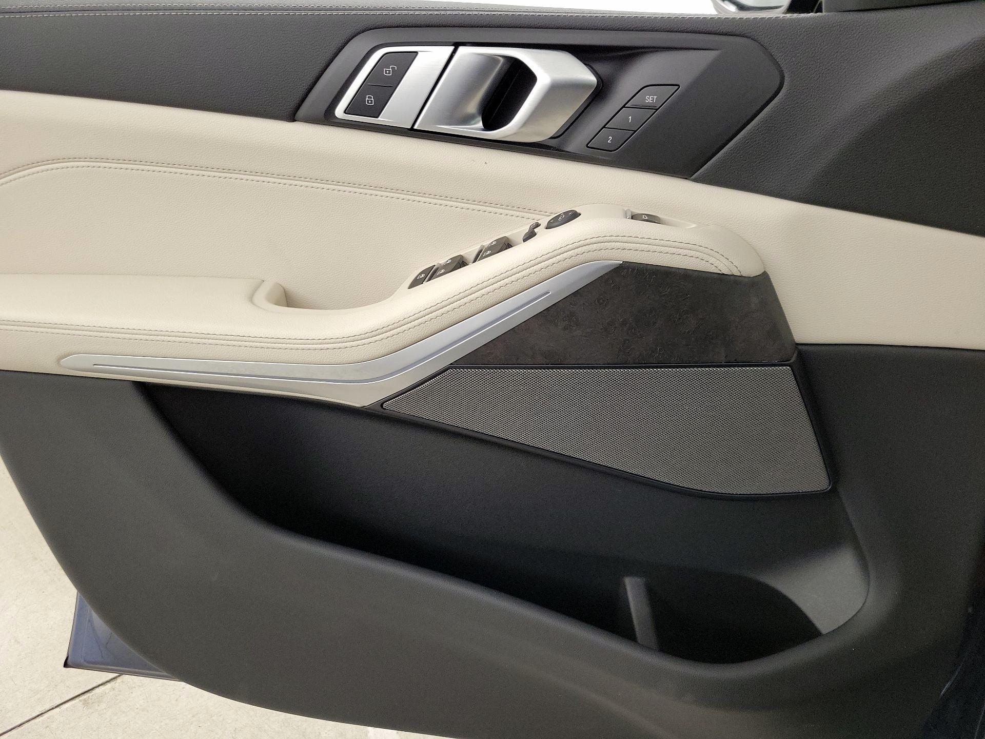 Thumbnail: 2021 BMW X5 - 12