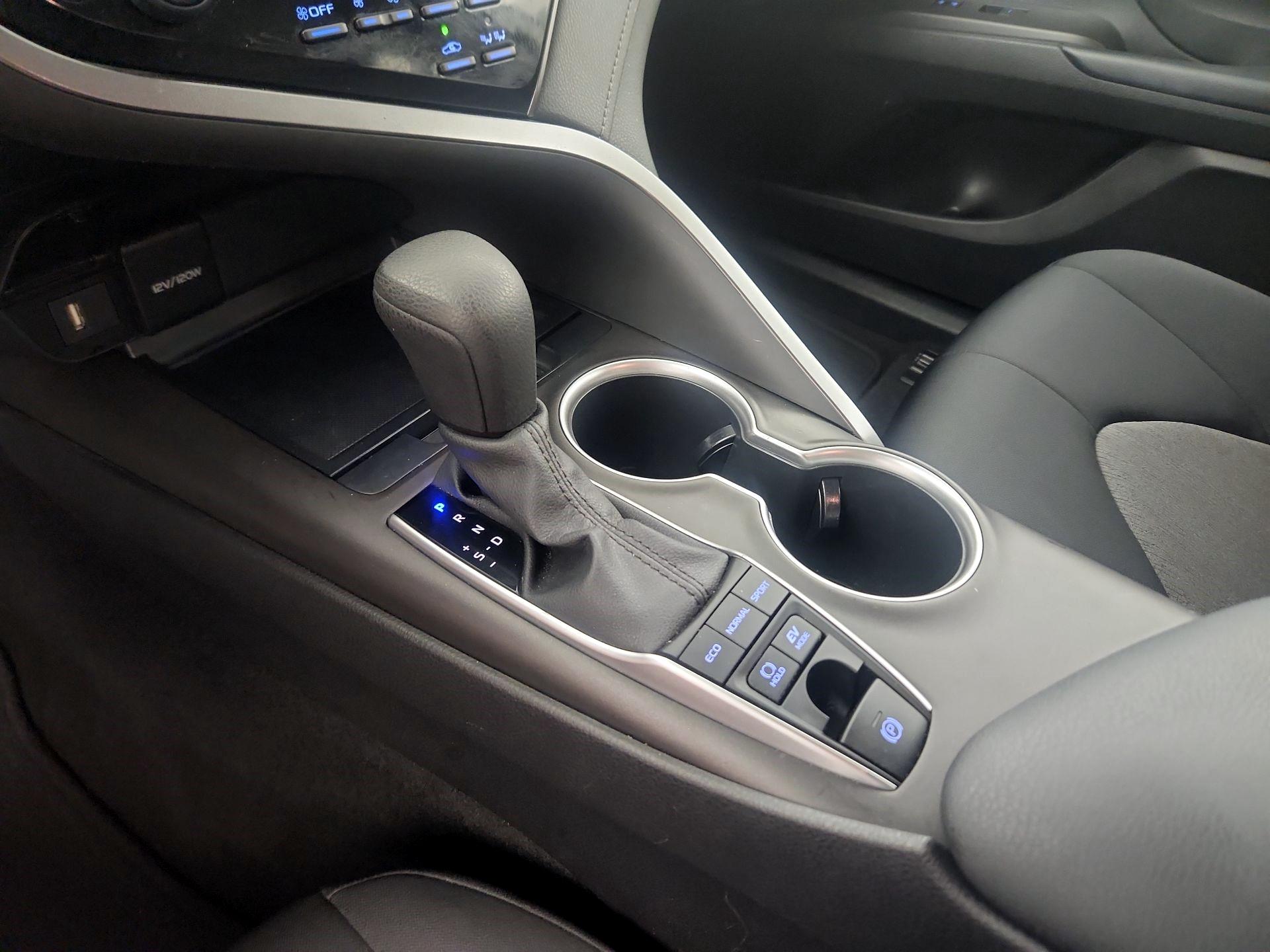 Thumbnail: 2021 Toyota Camry - 15