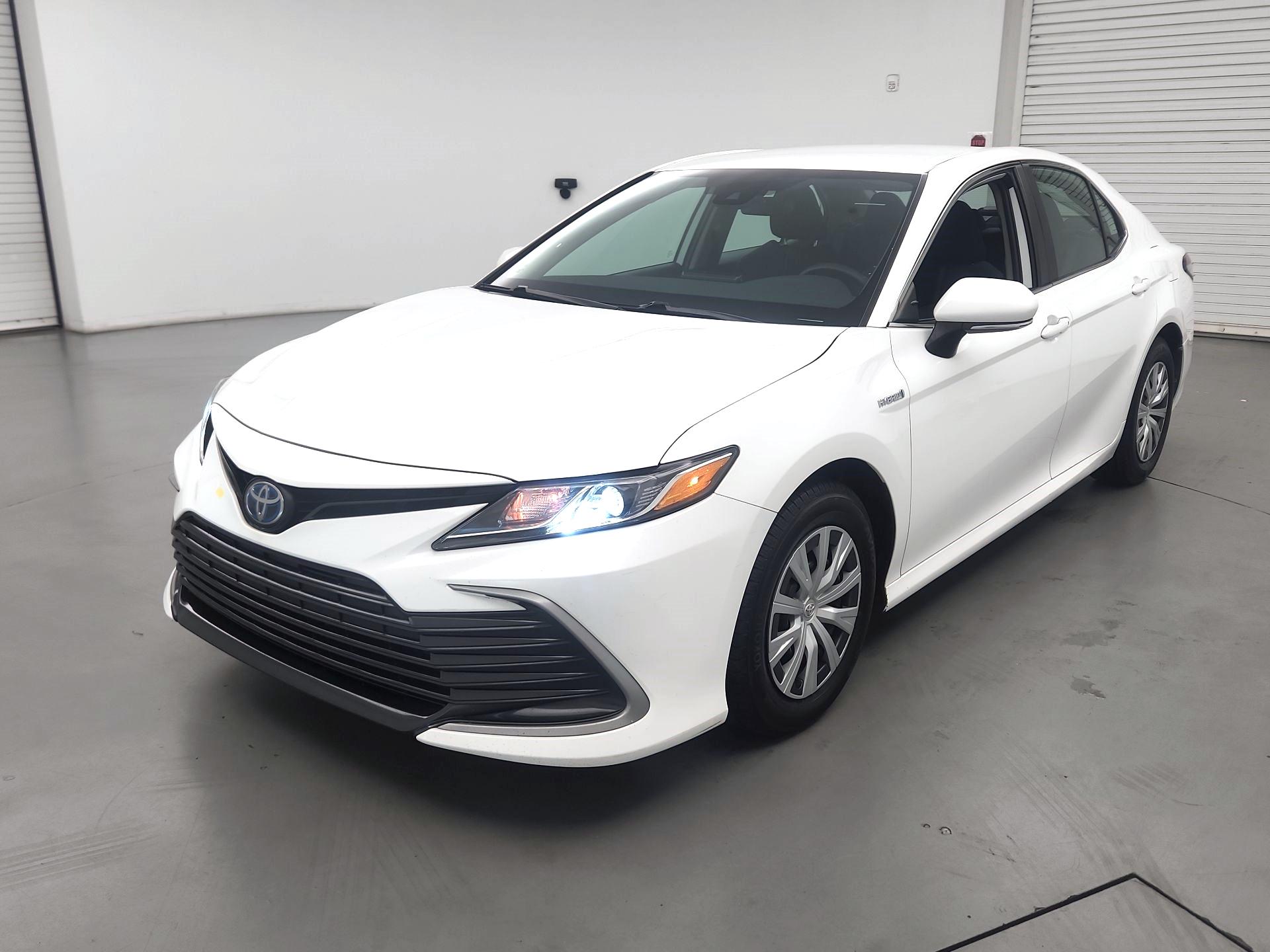 Thumbnail: 2021 Toyota Camry - 3