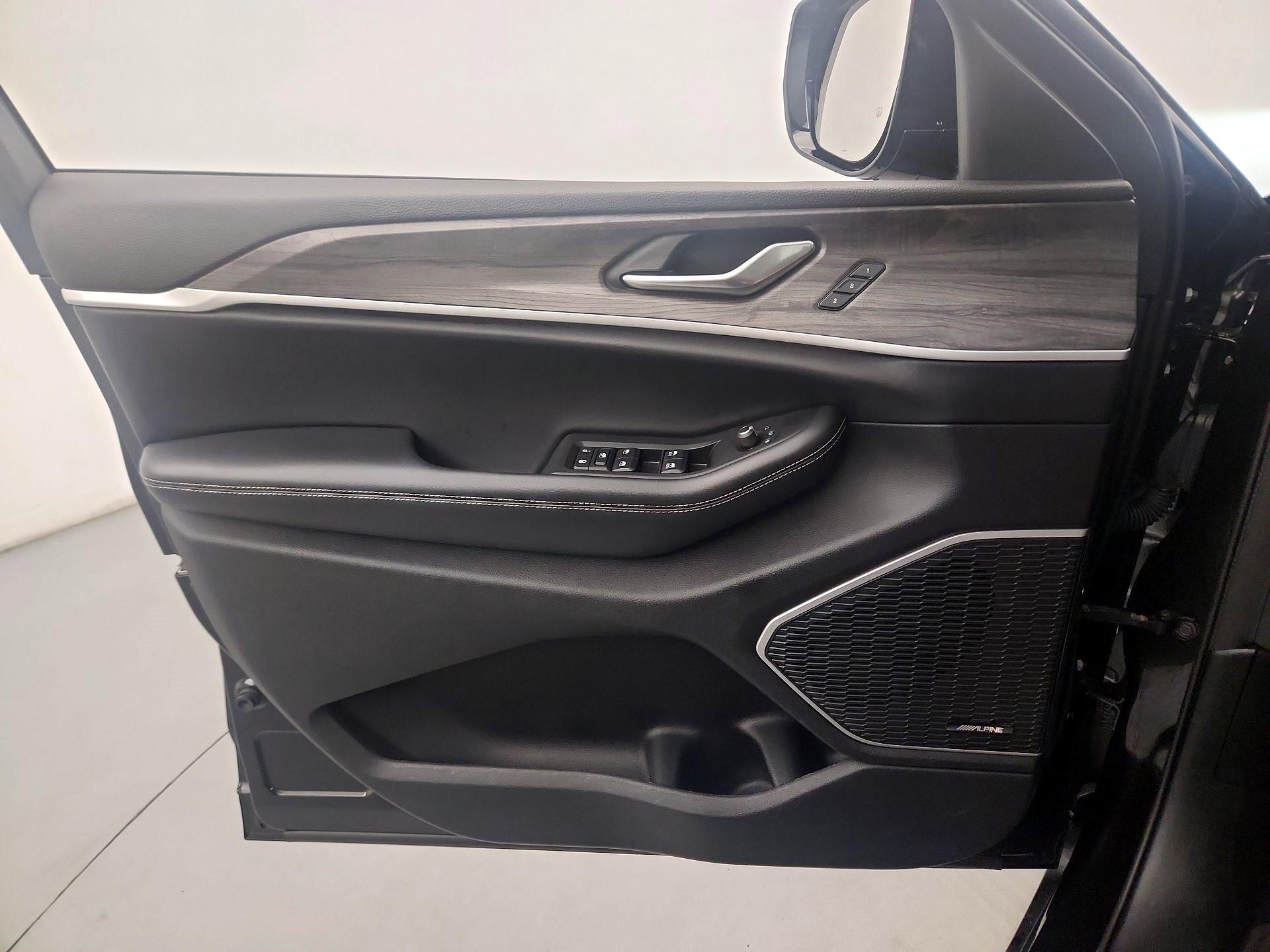 Thumbnail: 2021 Jeep Grand Cherokee L - 10