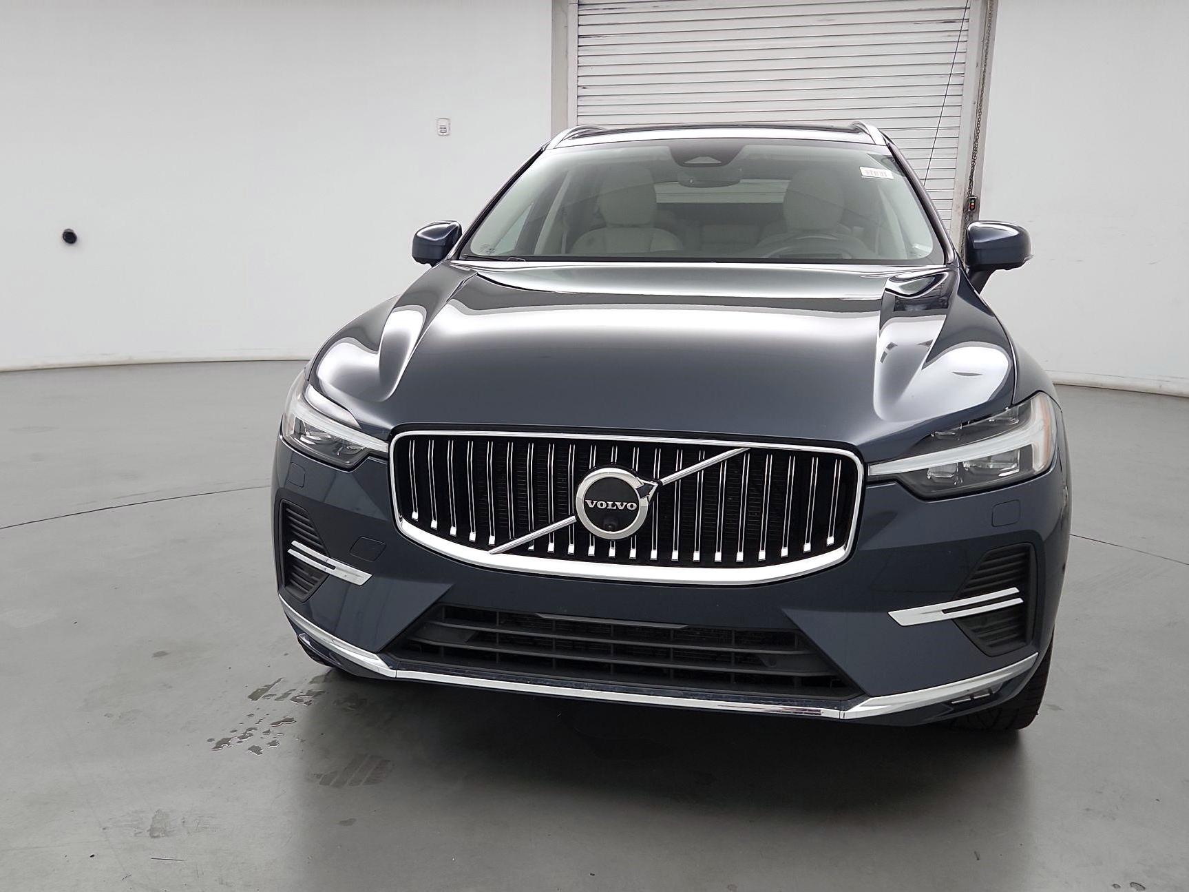 Thumbnail: 2022 Volvo XC60 - 2