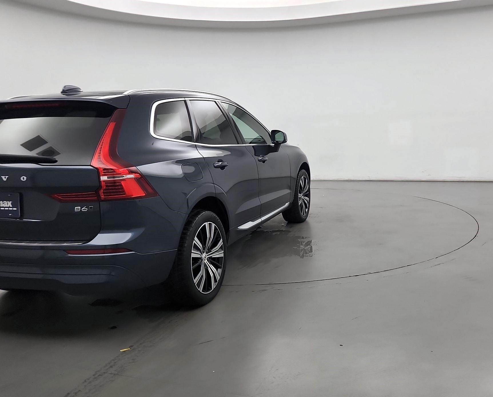 Thumbnail: 2022 Volvo XC60 - 5
