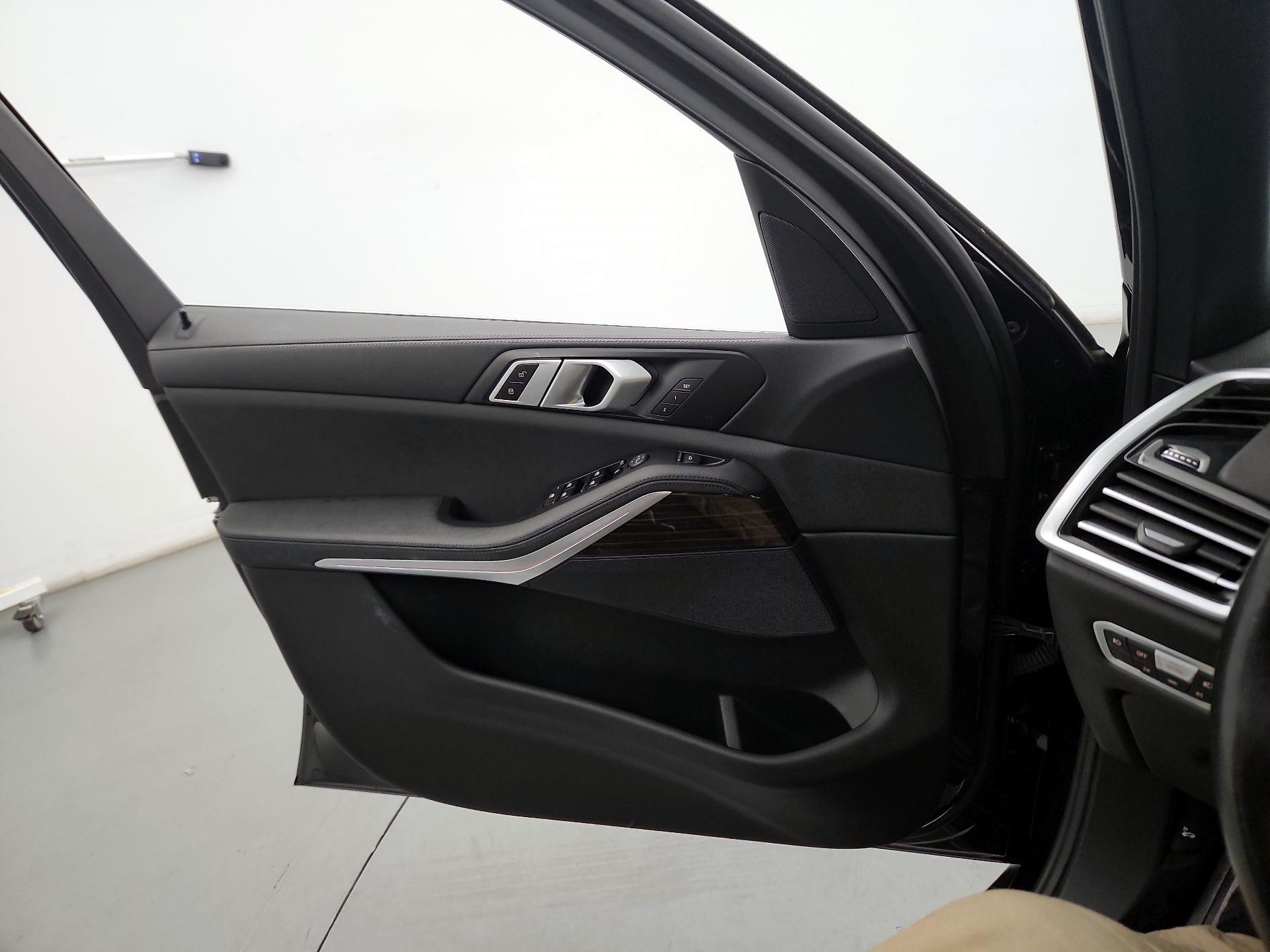 Thumbnail: 2020 BMW X5 - 10