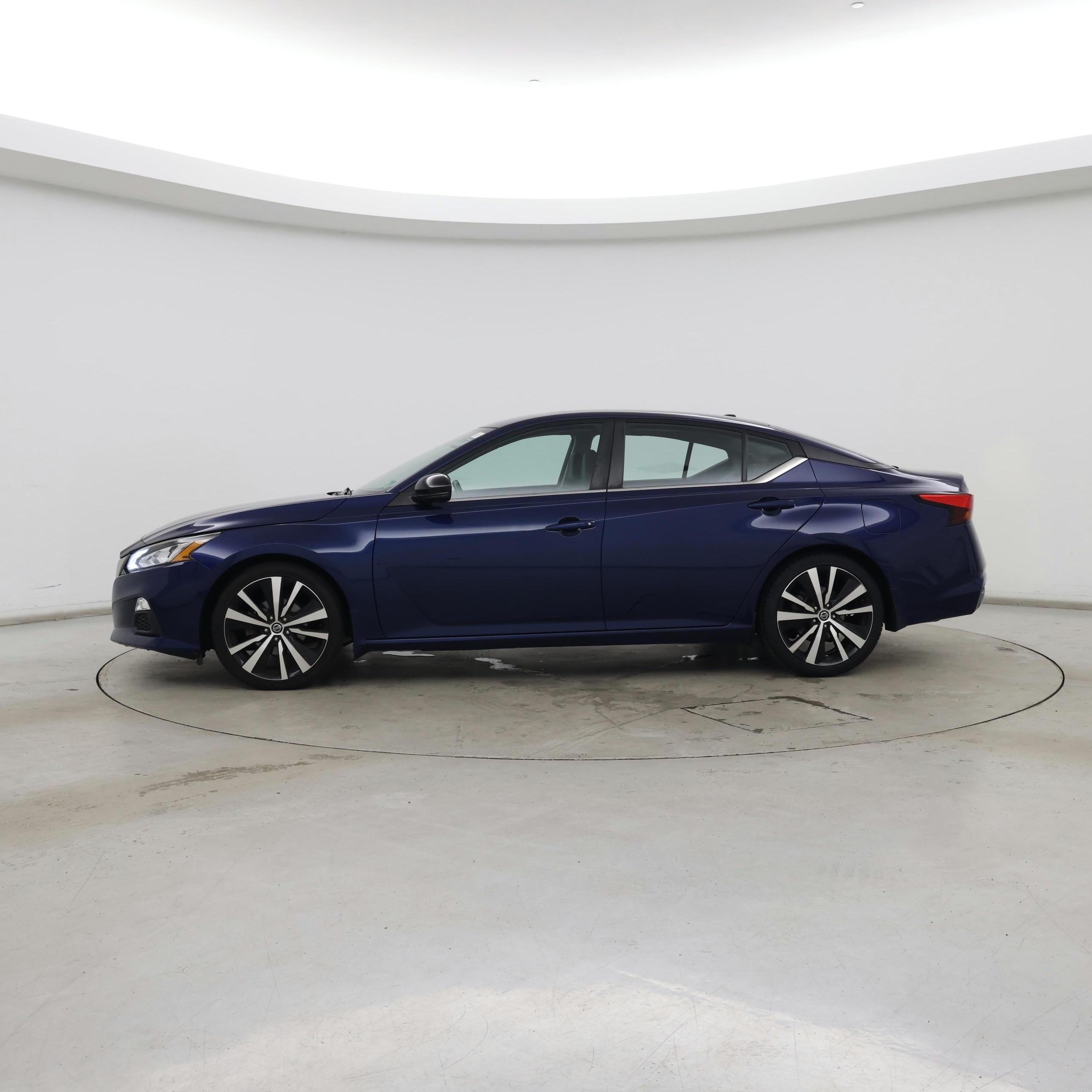 Thumbnail: 2020 Nissan Altima - 3