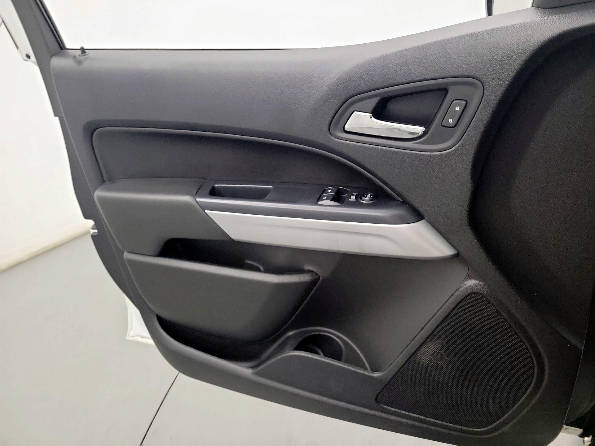 Thumbnail: 2021 Chevrolet Colorado - 10