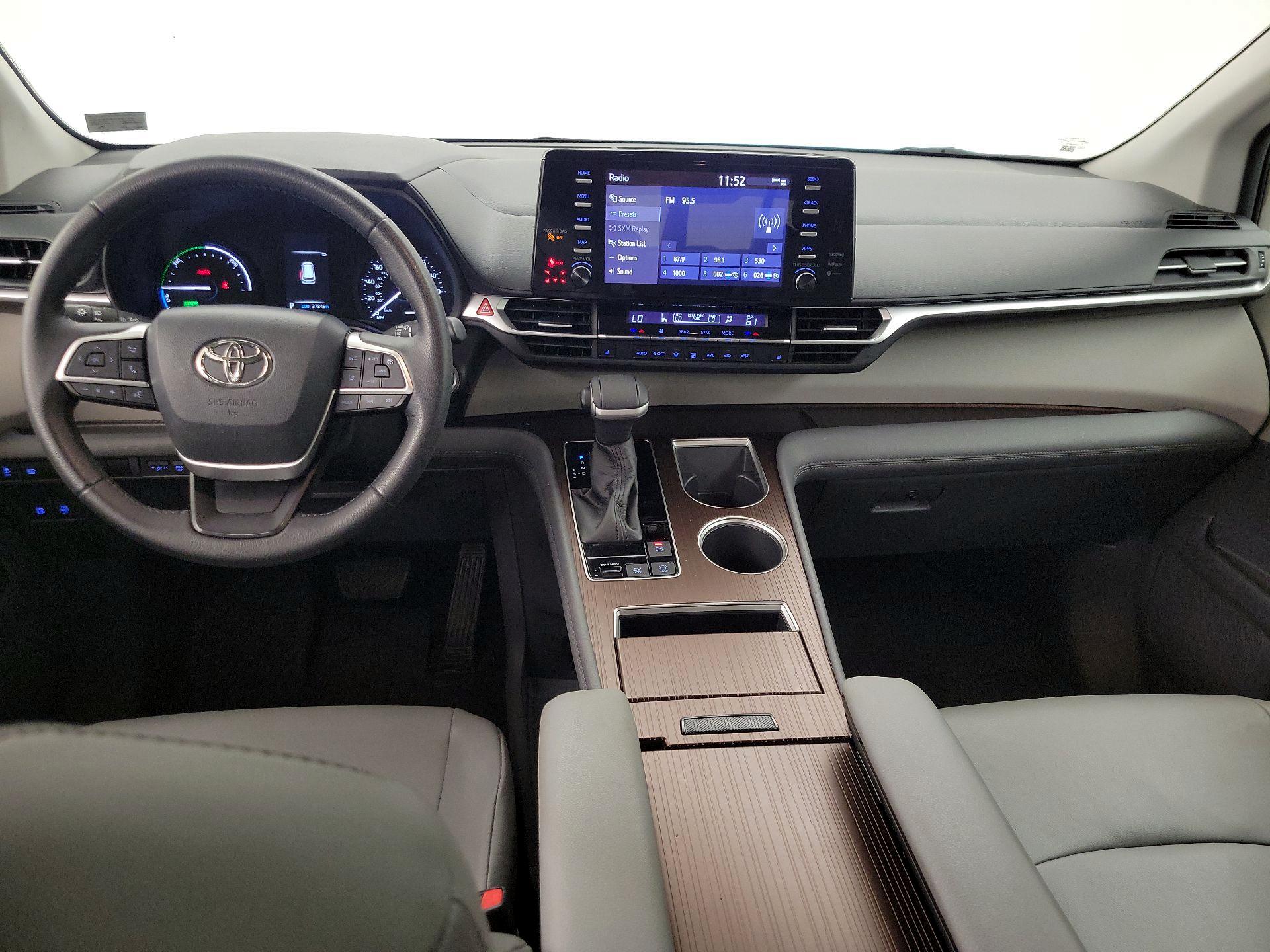 Thumbnail: 2021 Toyota Sienna - 9