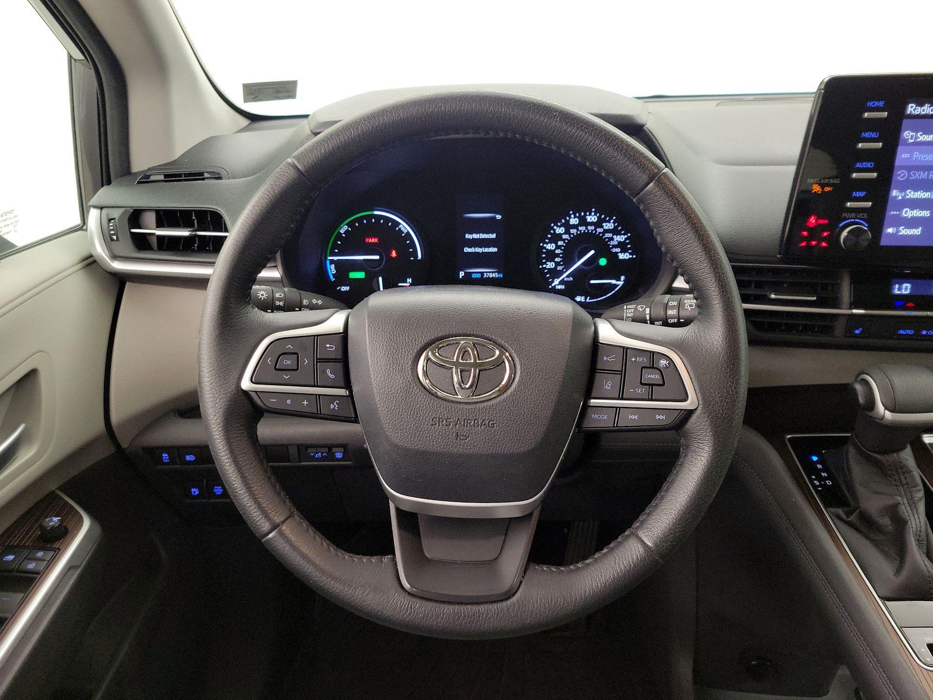 Thumbnail: 2021 Toyota Sienna - 10