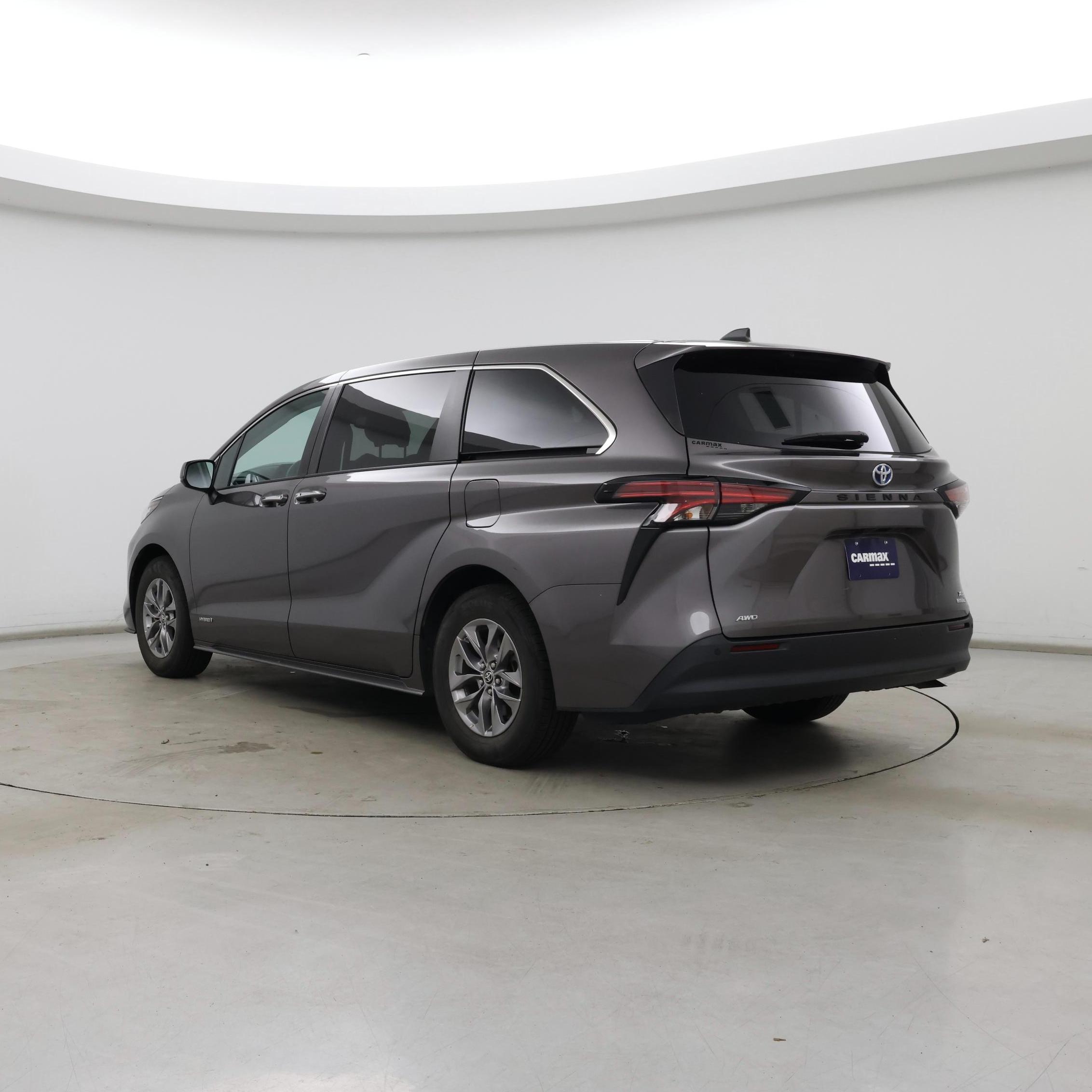 Thumbnail: 2021 Toyota Sienna - 2
