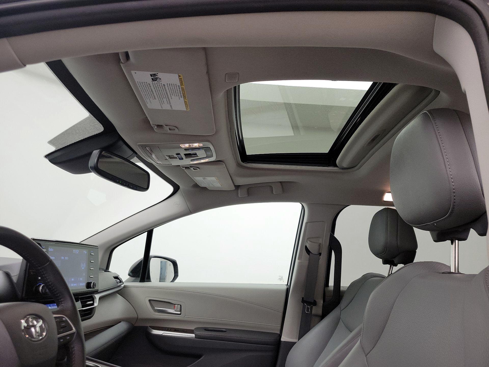 Thumbnail: 2021 Toyota Sienna - 19