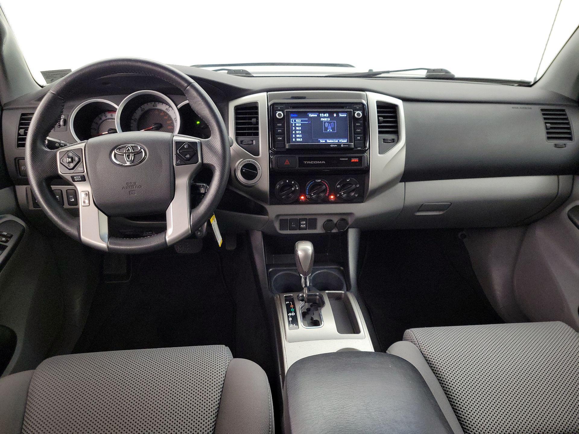 Thumbnail: 2015 Toyota Tacoma - 9