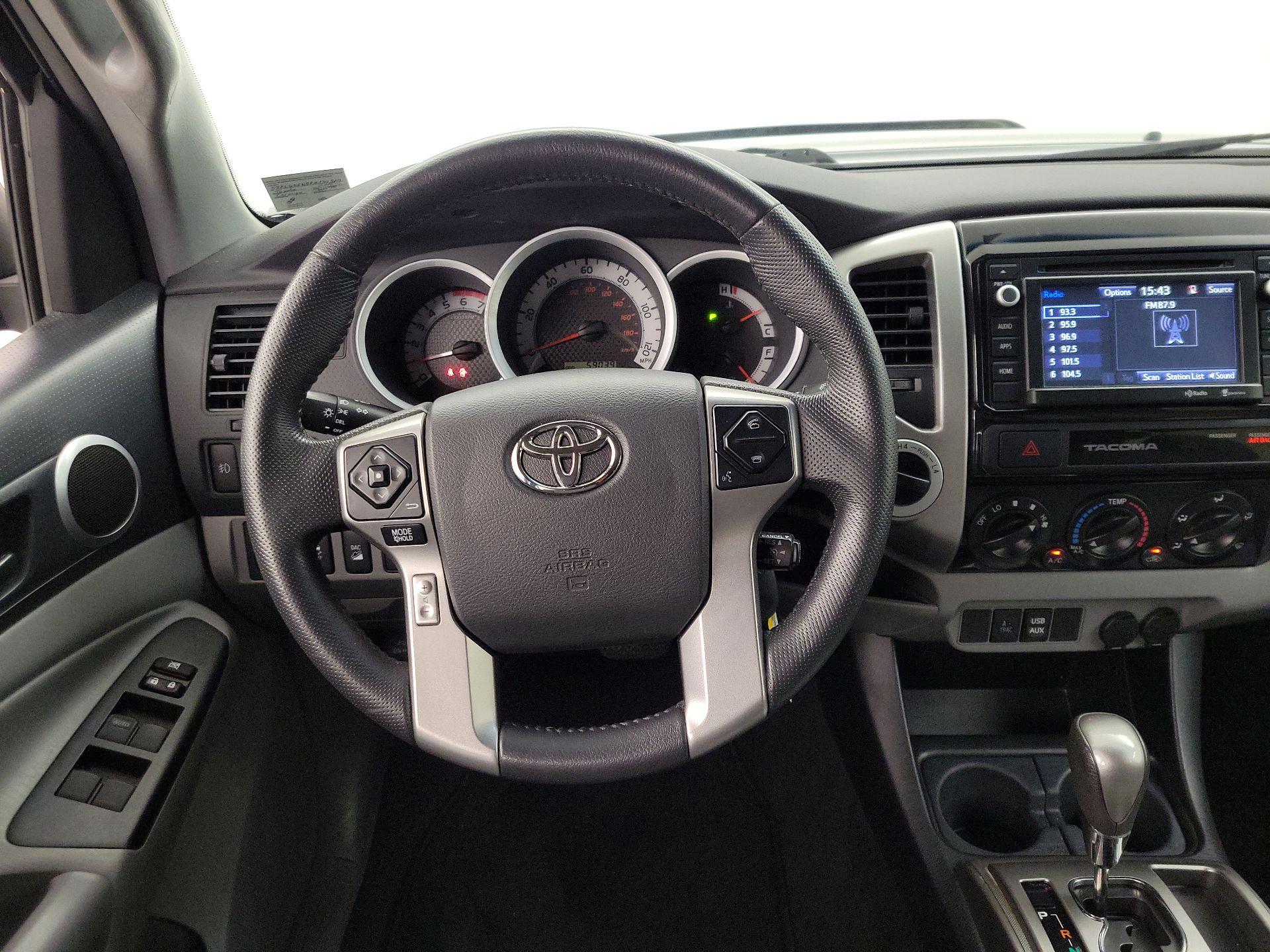 Thumbnail: 2015 Toyota Tacoma - 10