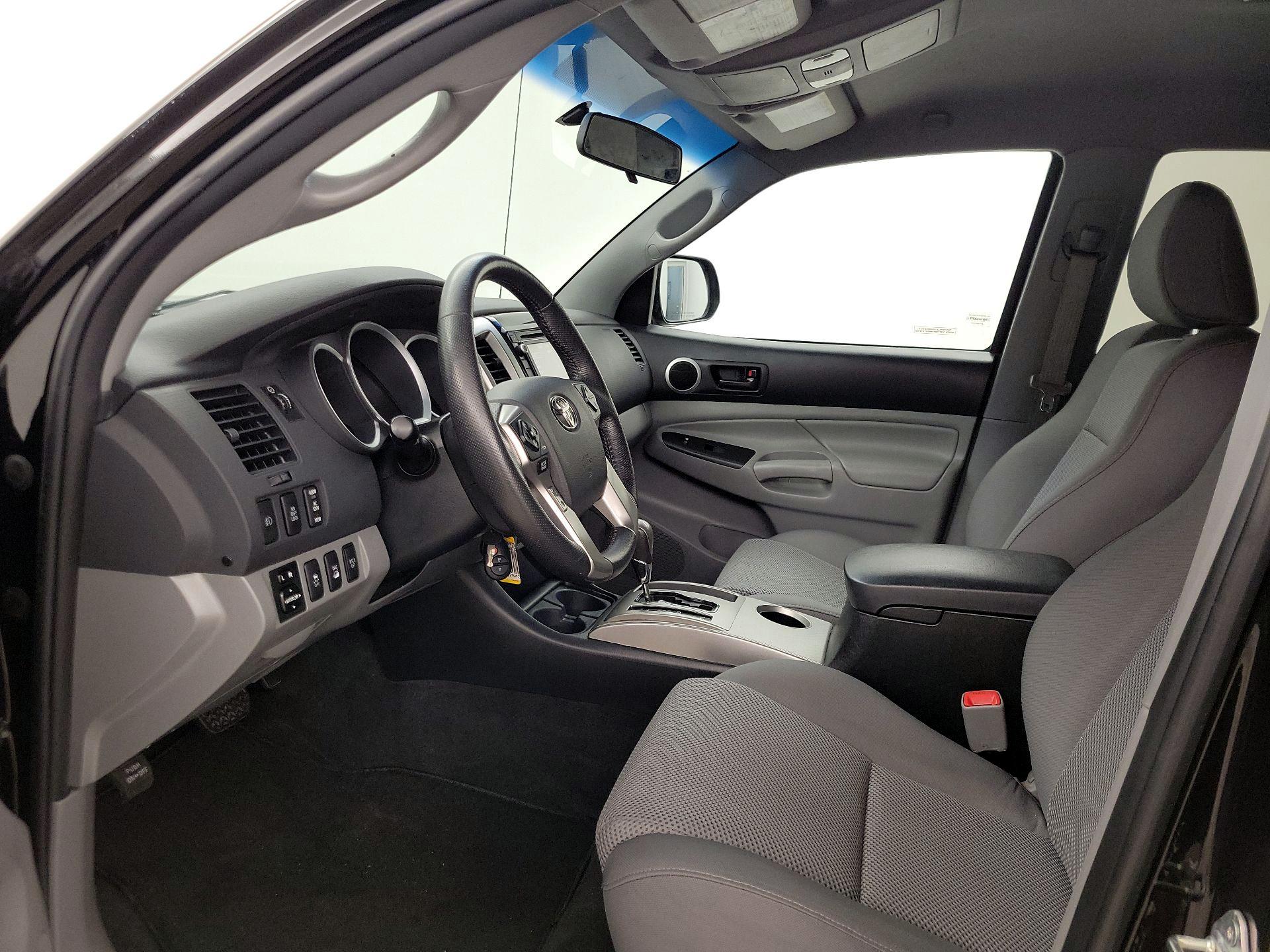 Thumbnail: 2015 Toyota Tacoma - 11