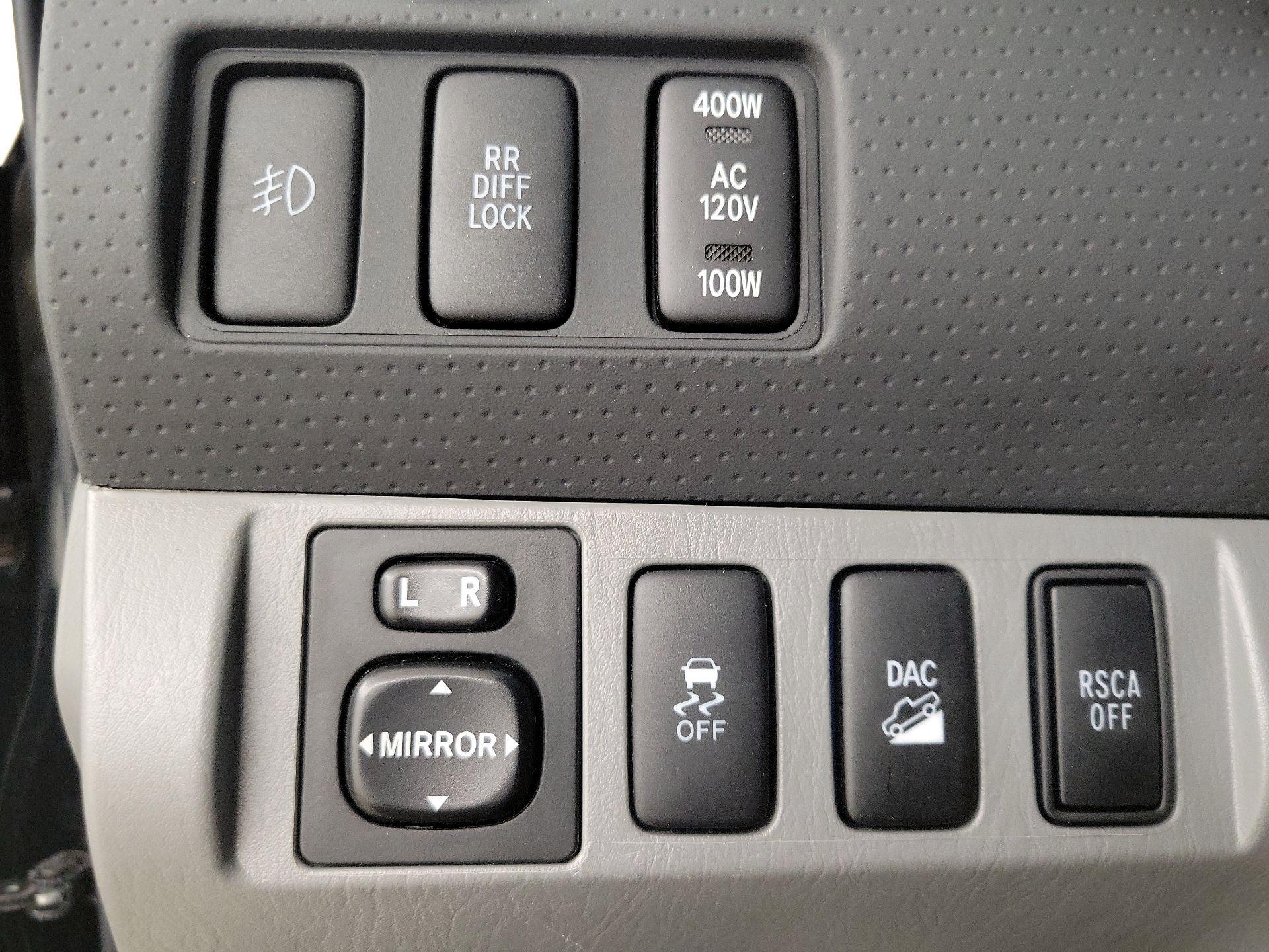 Thumbnail: 2015 Toyota Tacoma - 13