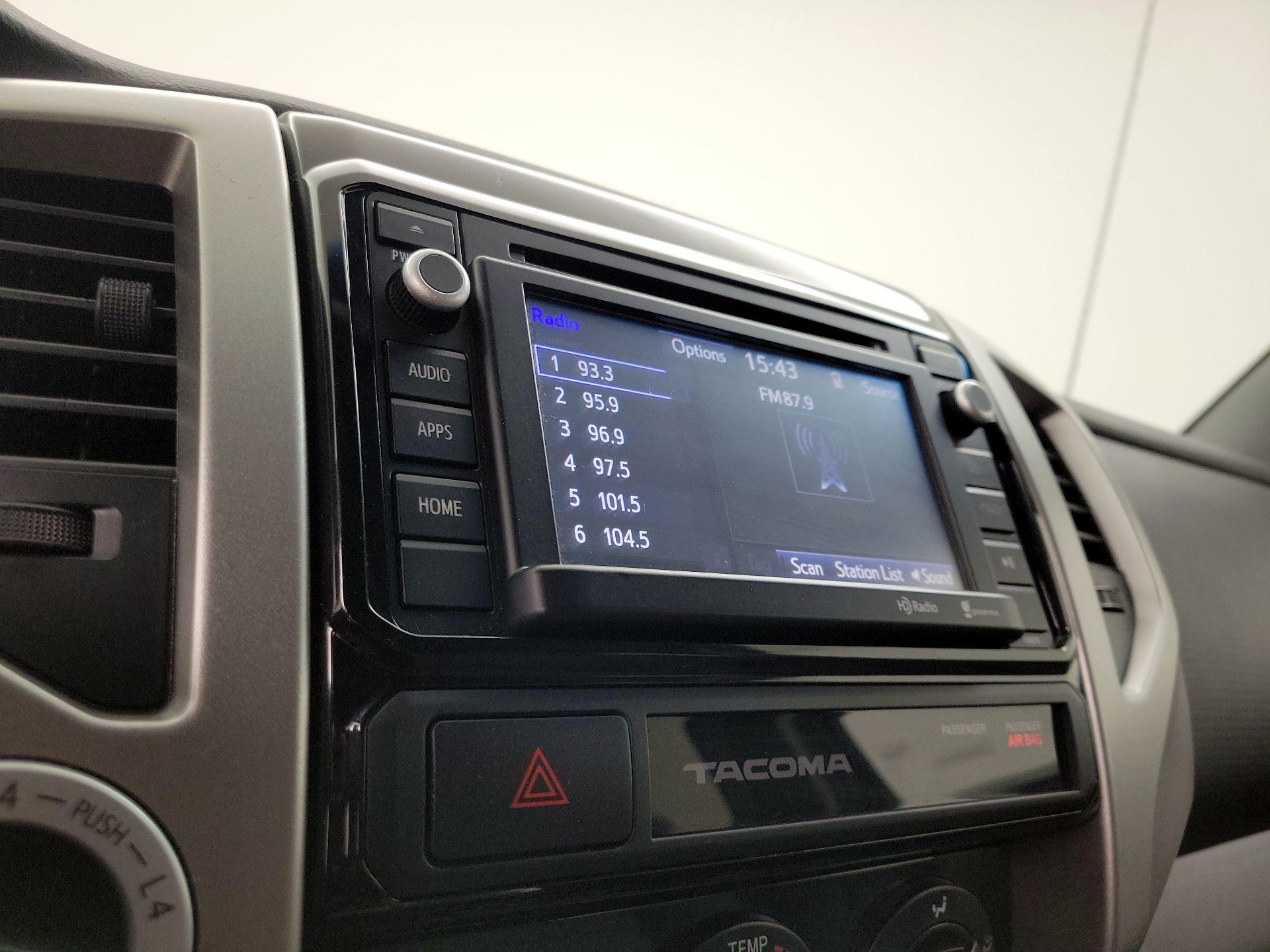 Thumbnail: 2015 Toyota Tacoma - 15