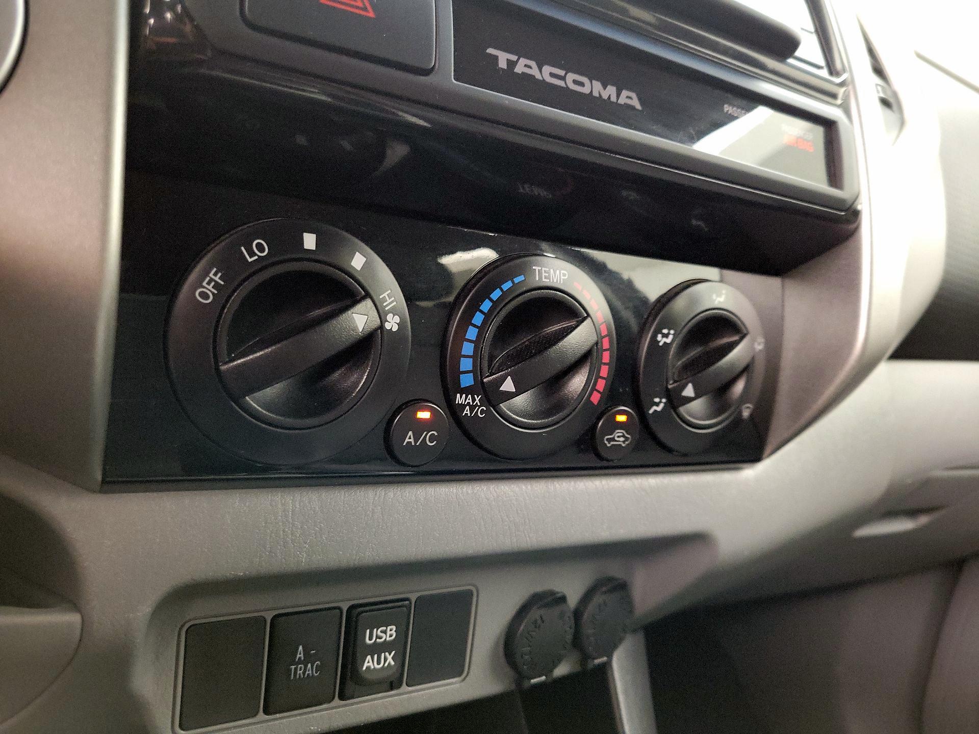 Thumbnail: 2015 Toyota Tacoma - 16