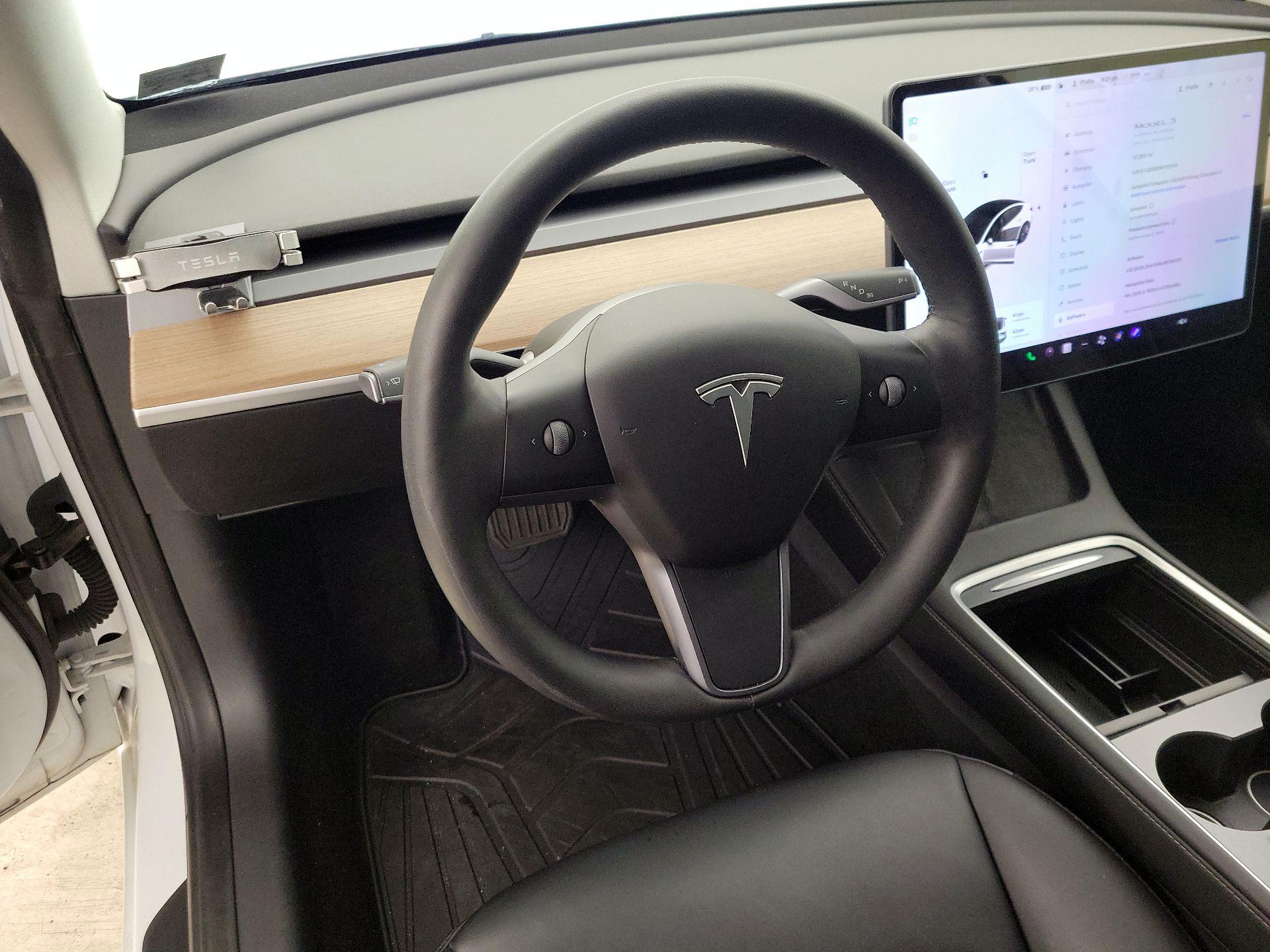 Thumbnail: 2022 Tesla Model 3 - 10