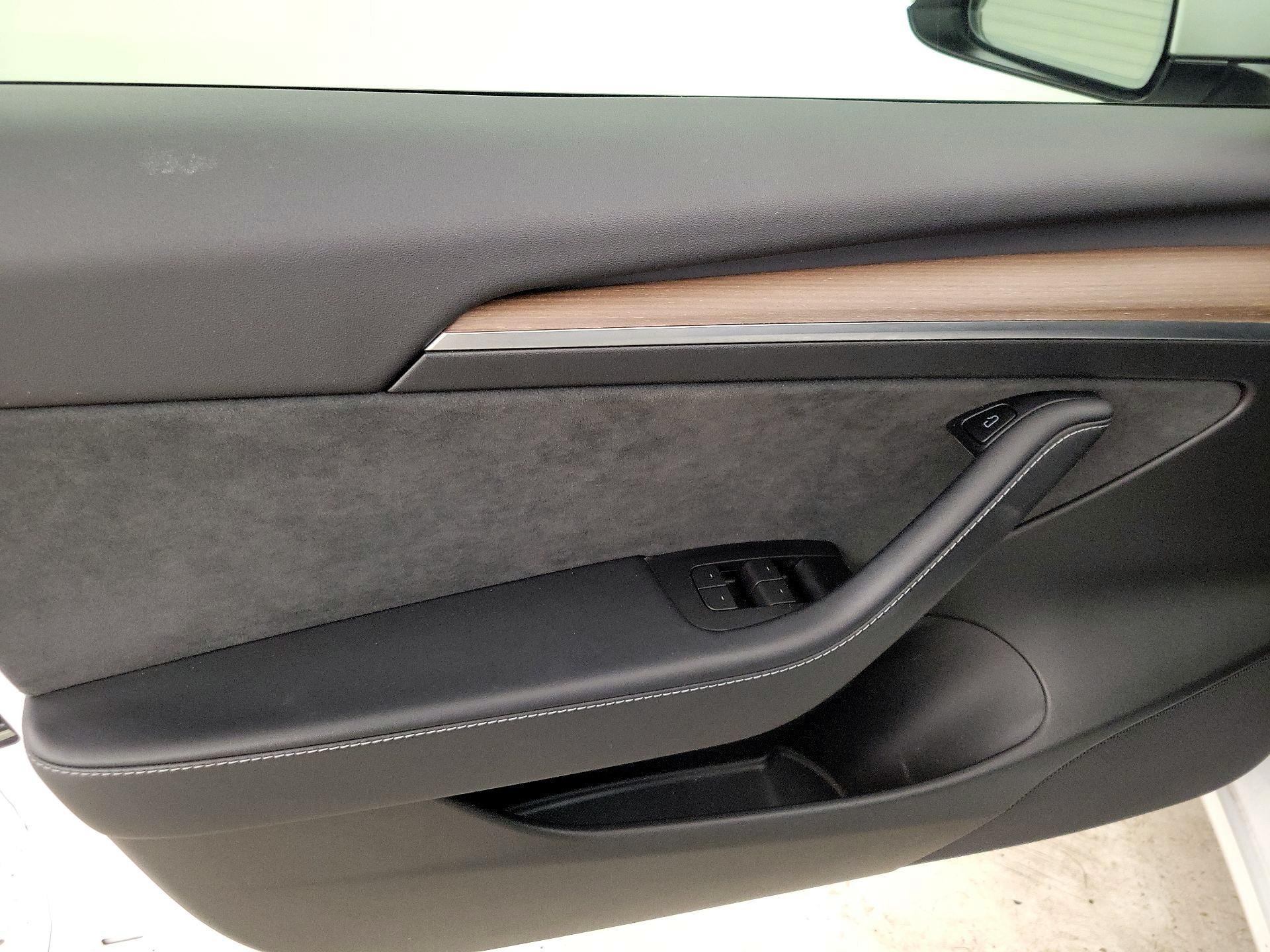 Thumbnail: 2022 Tesla Model 3 - 12