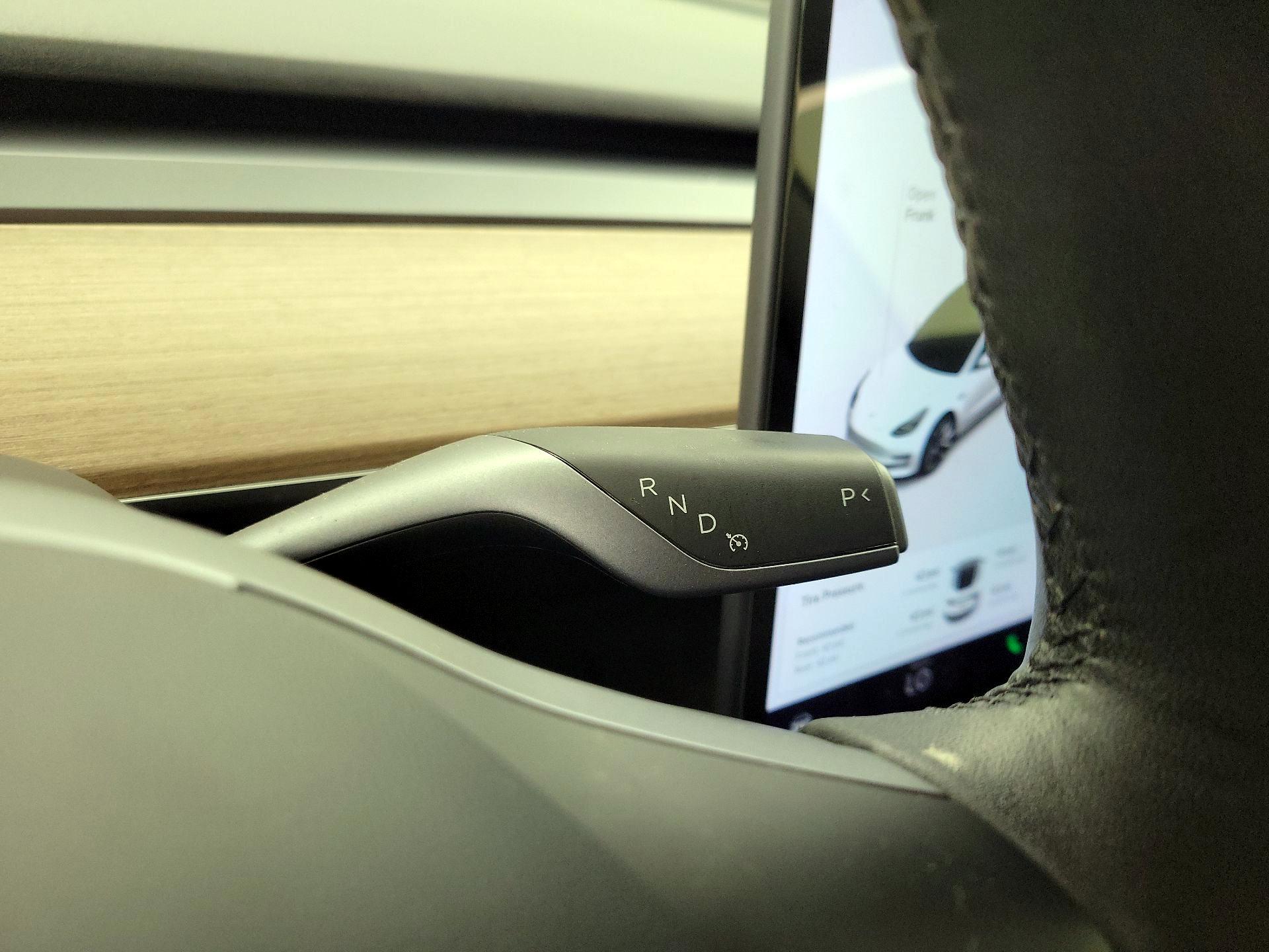 Thumbnail: 2022 Tesla Model 3 - 17