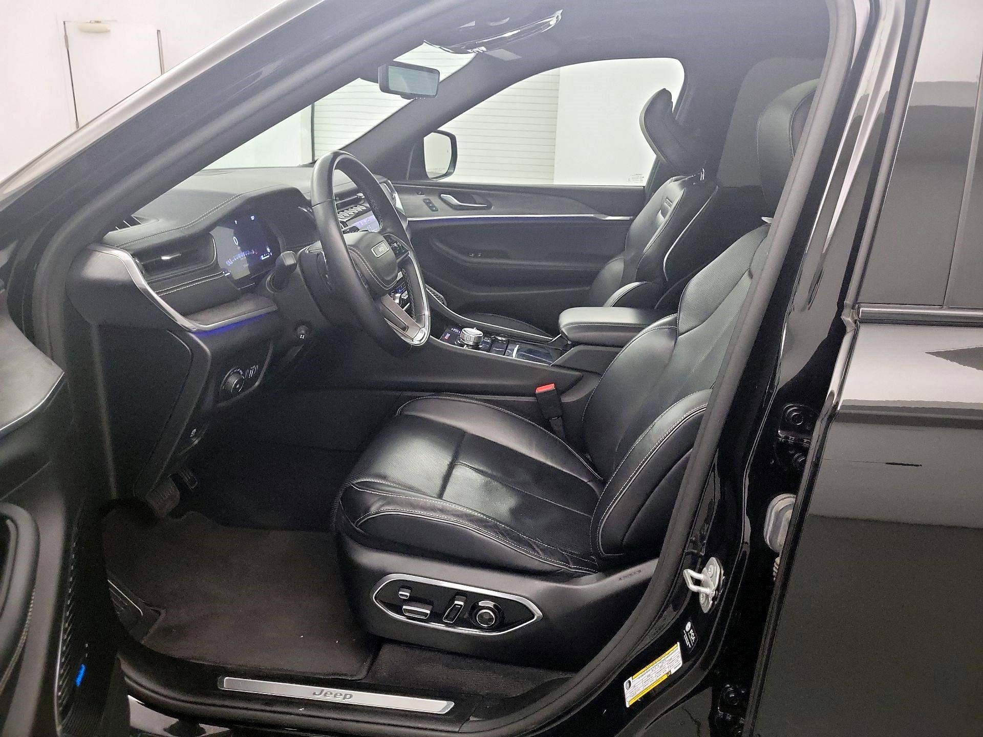 Thumbnail: 2022 Jeep Grand Cherokee L - 9
