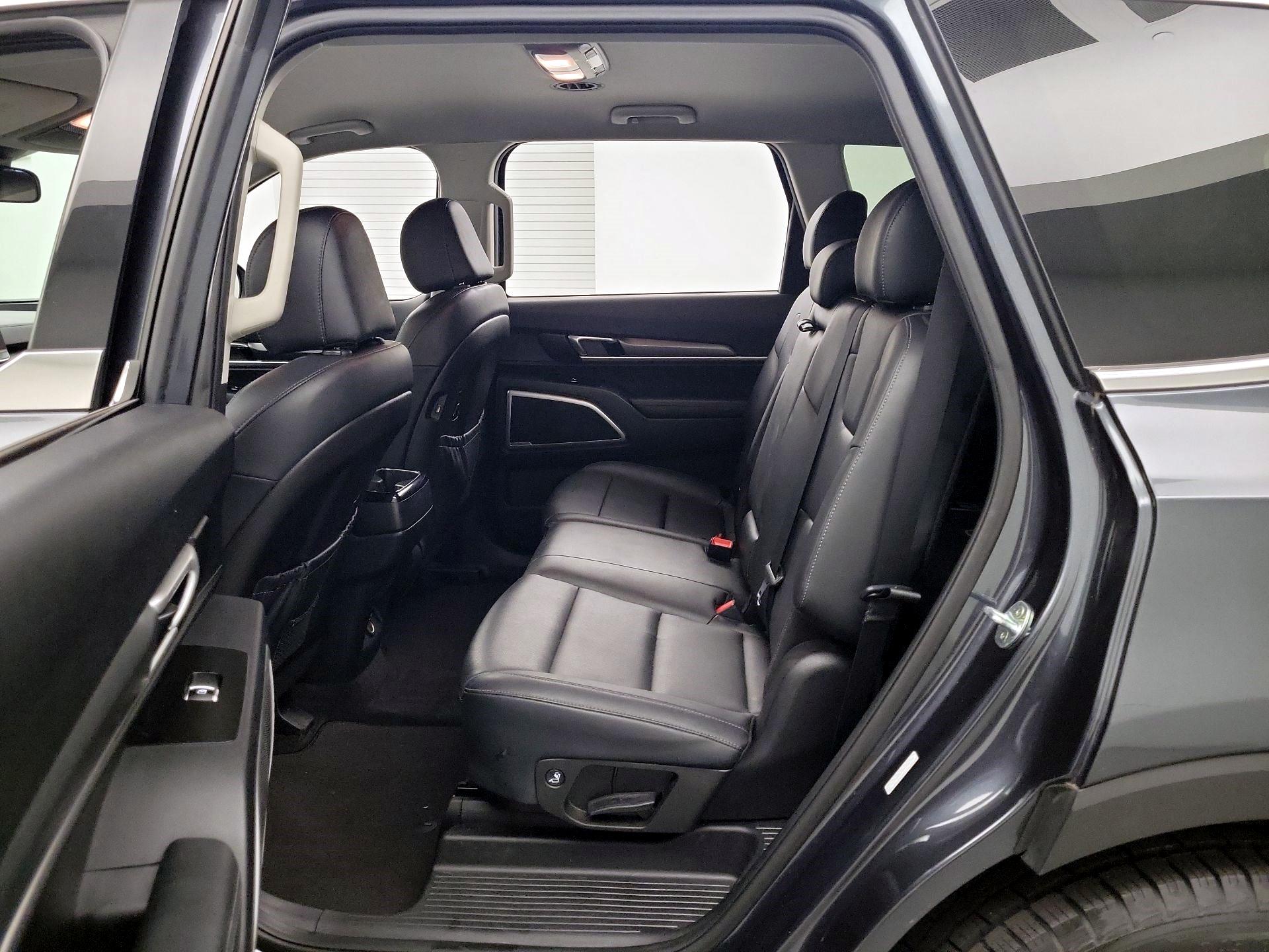 Thumbnail: 2022 Kia Telluride - 18