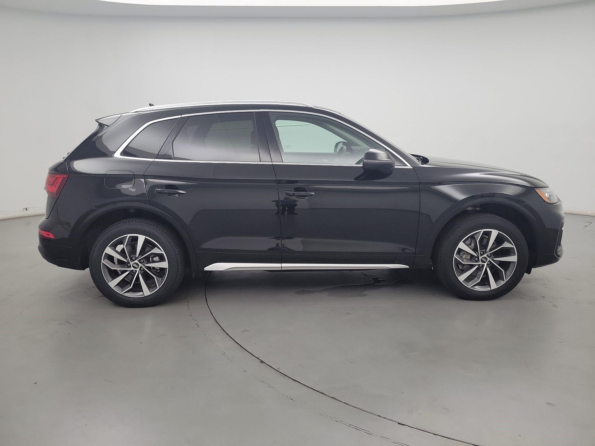 Thumbnail: 2021 Audi Q5 - 4