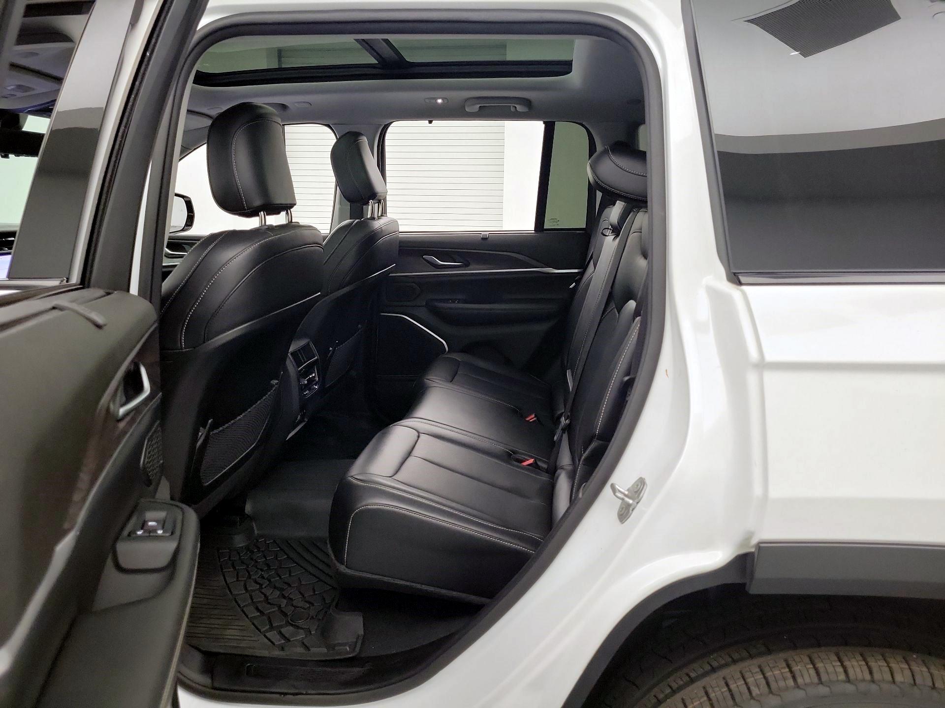 Thumbnail: 2023 Jeep Grand Cherokee - 19