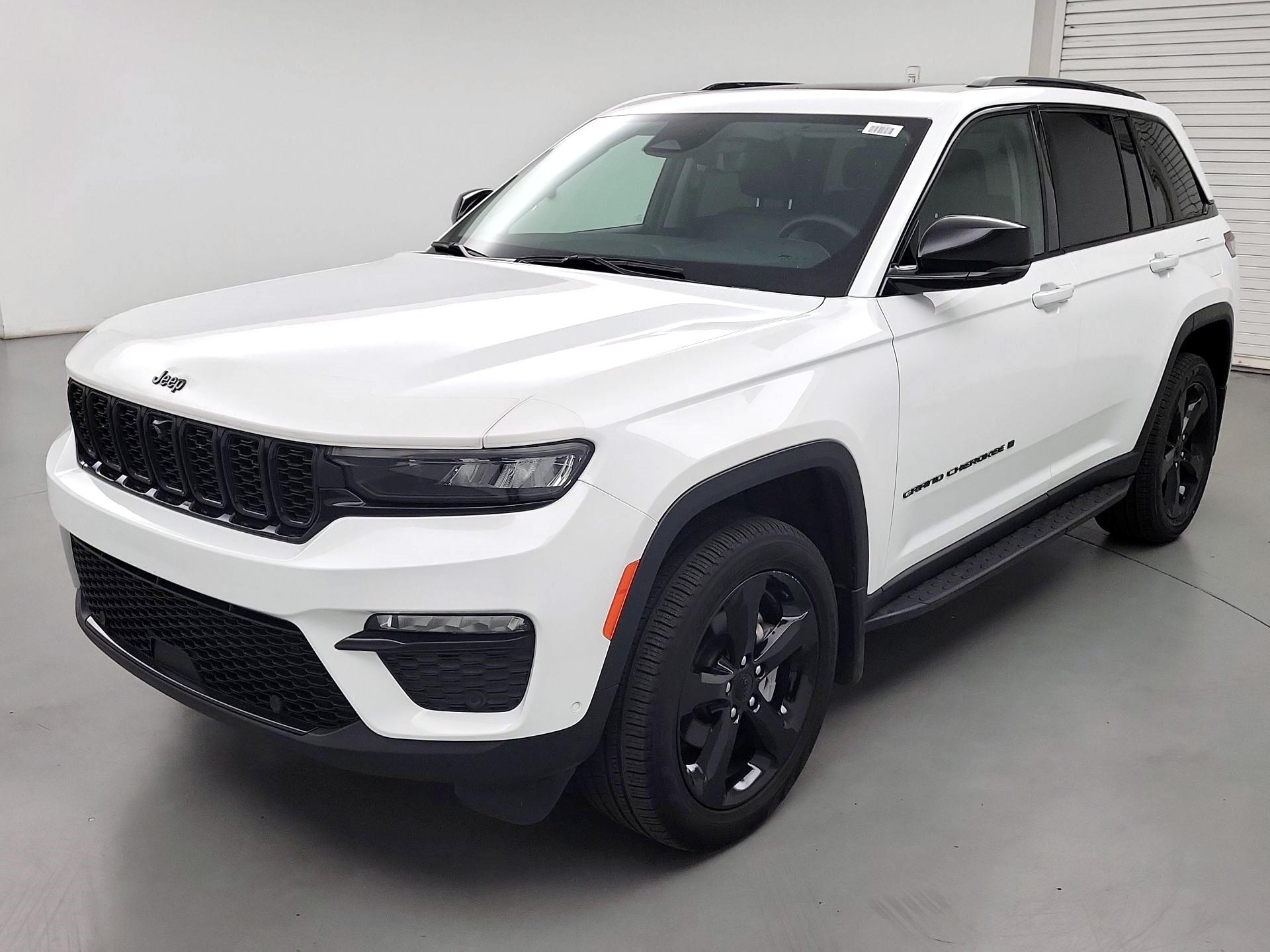 Thumbnail: 2023 Jeep Grand Cherokee - 3