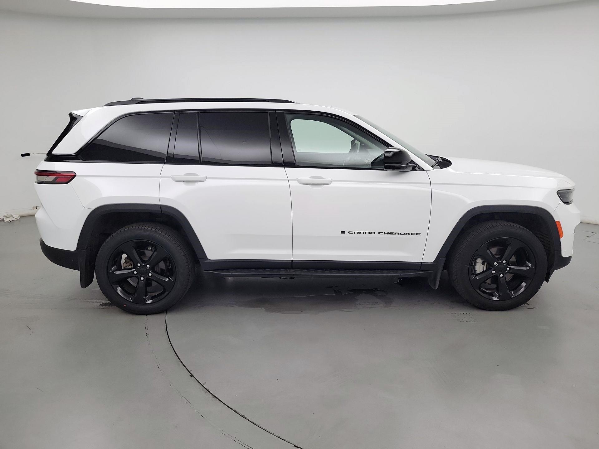 Thumbnail: 2023 Jeep Grand Cherokee - 4