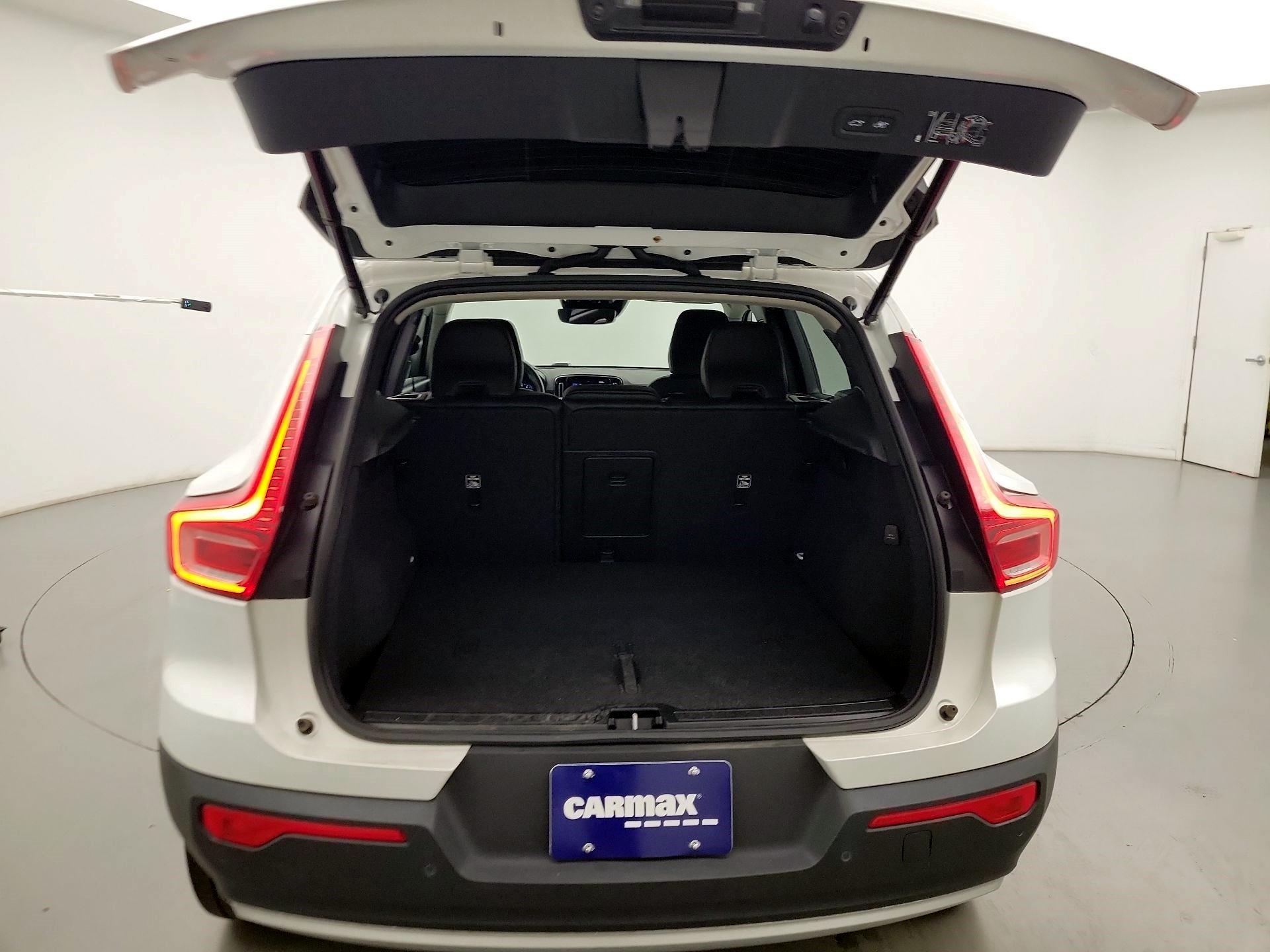 Thumbnail: 2022 Volvo XC40 - 20