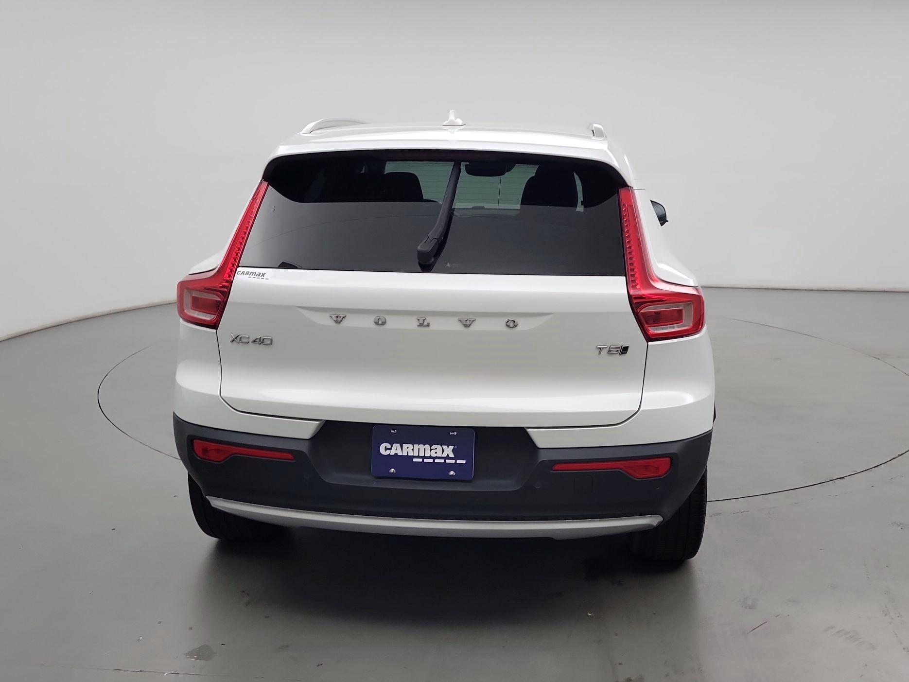 Thumbnail: 2022 Volvo XC40 - 6