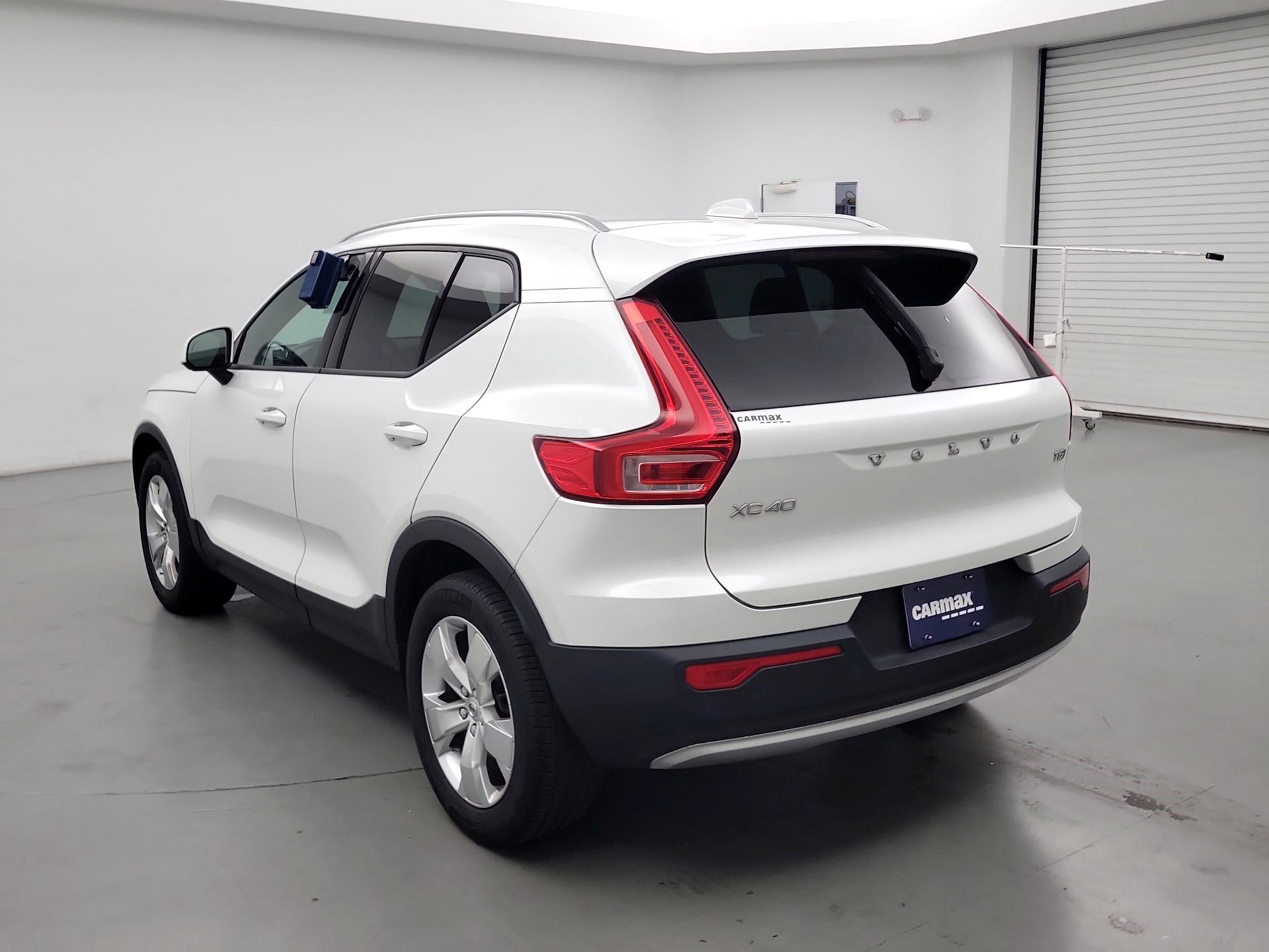 Thumbnail: 2022 Volvo XC40 - 7