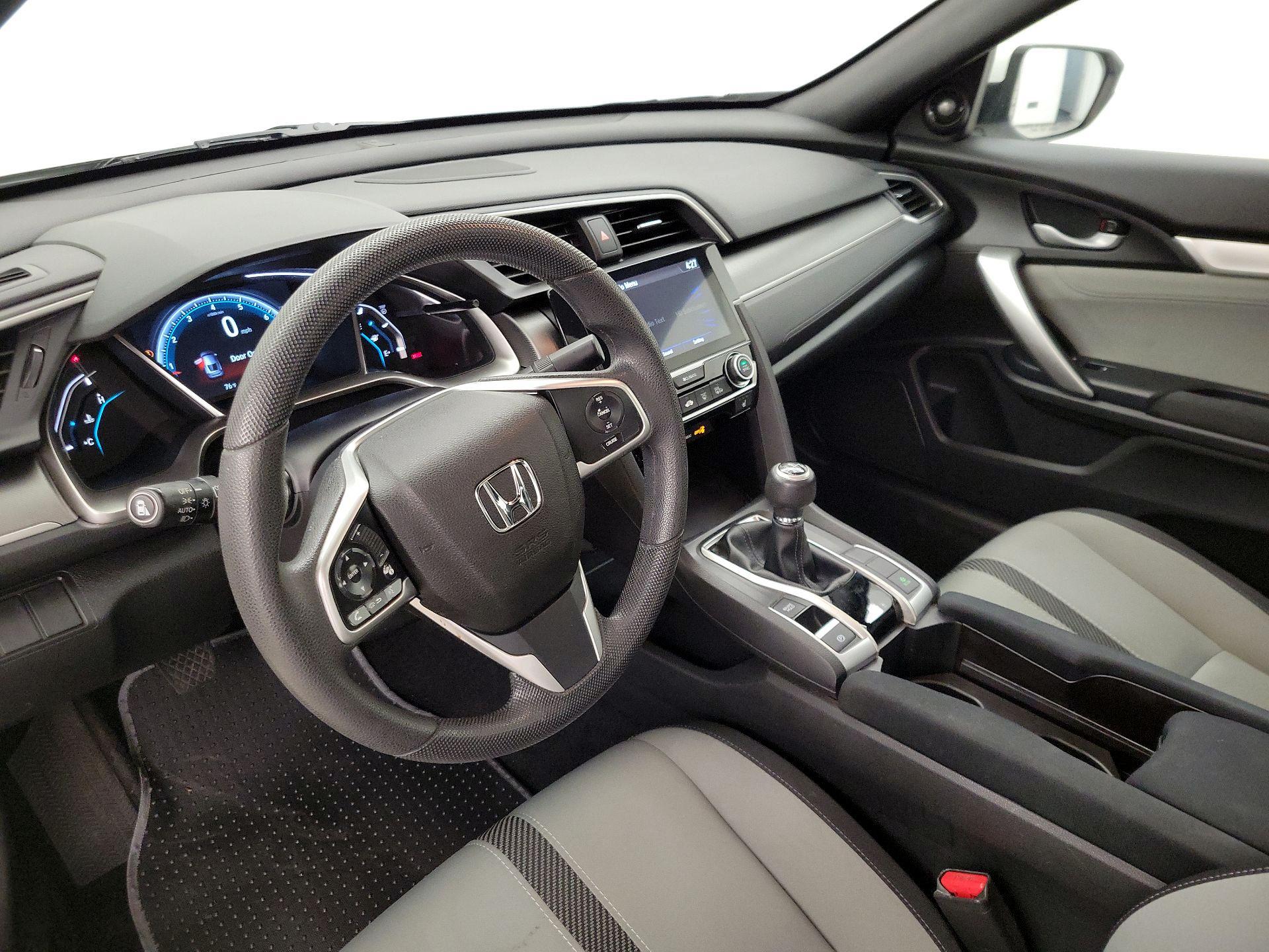 Thumbnail: 2017 Honda Civic - 9