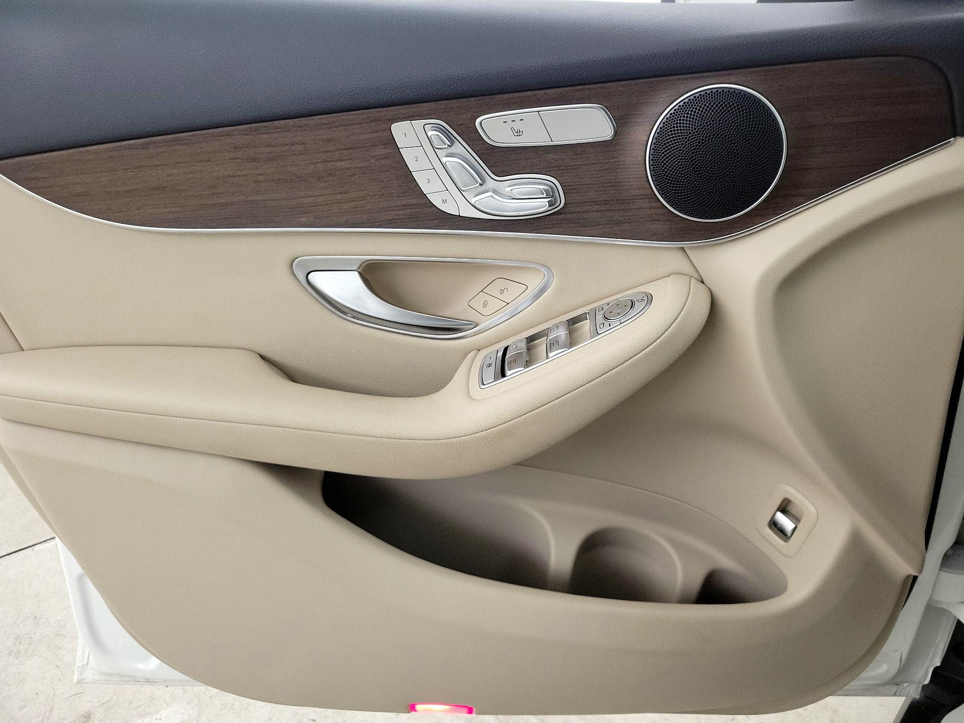 Thumbnail: 2021 Mercedes-Benz GLC - 12